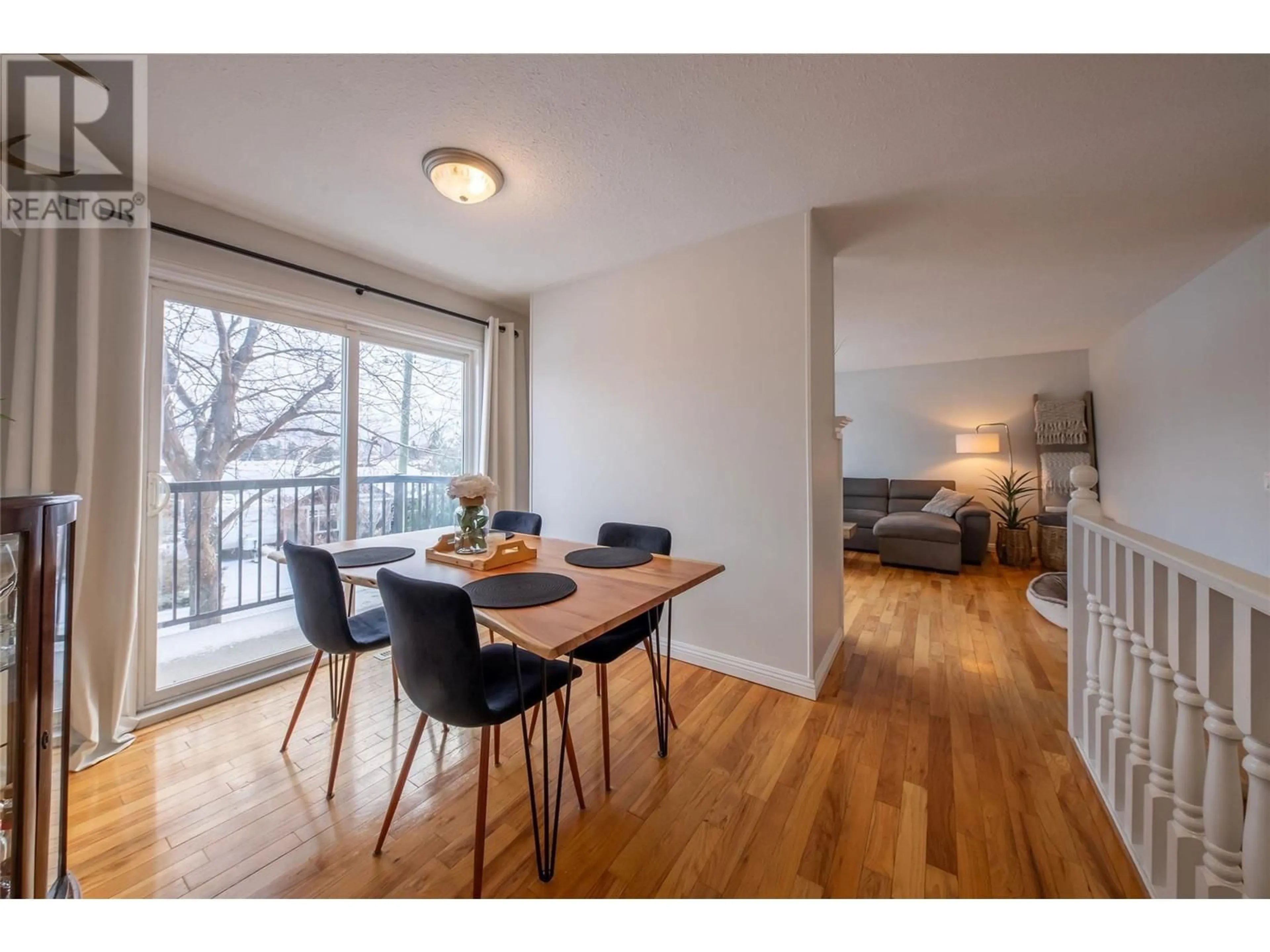 Dining room, wood/laminate floor for 940 McArthur Drive, Kamloops British Columbia V2B7L5