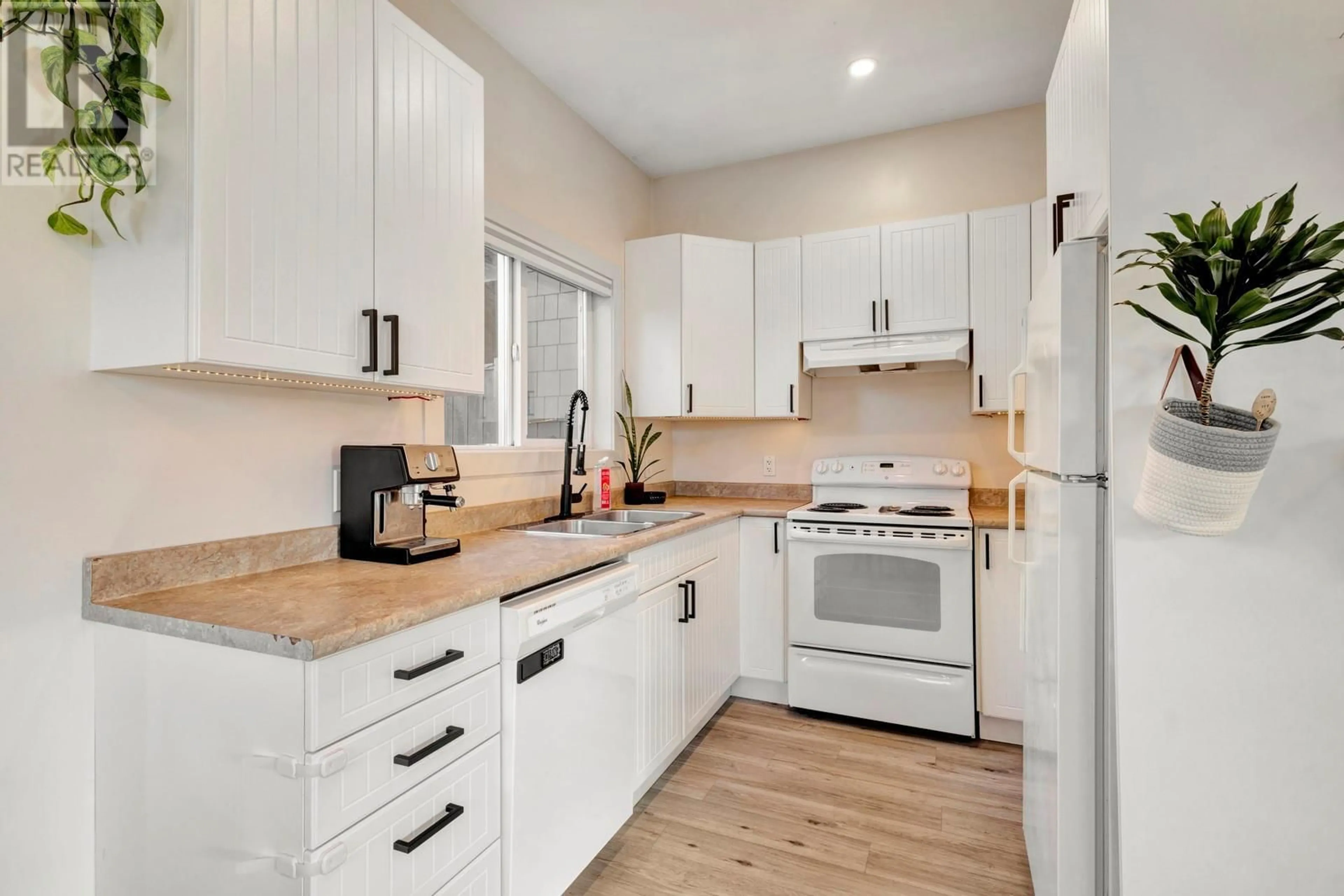 Open concept kitchen, unknown for 515 Francis Avenue Unit# 2, Kelowna British Columbia V1Y5G4