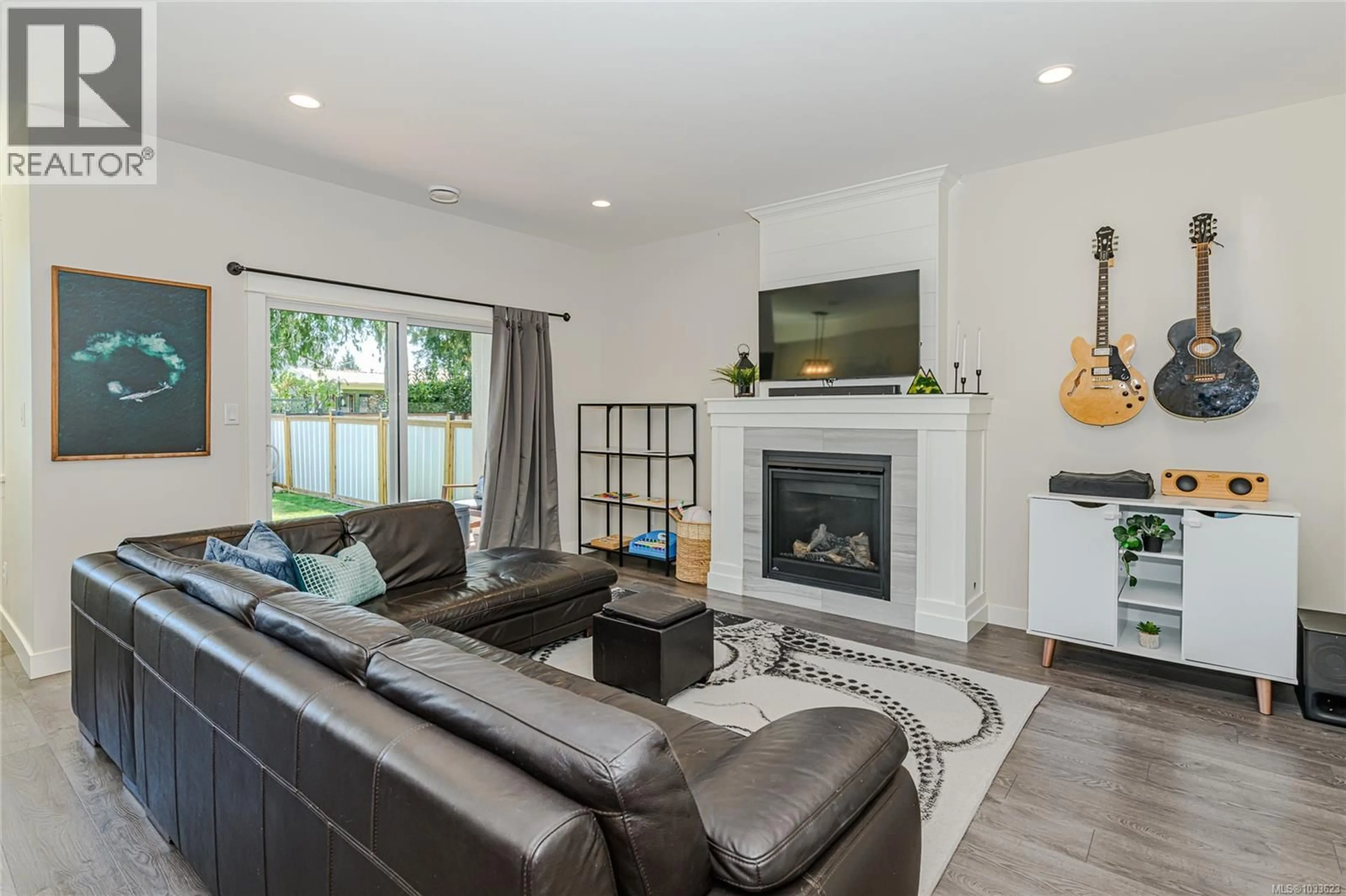 Living room with furniture, unknown for 6899 BEATON ROAD, Sooke British Columbia V9Z0M3