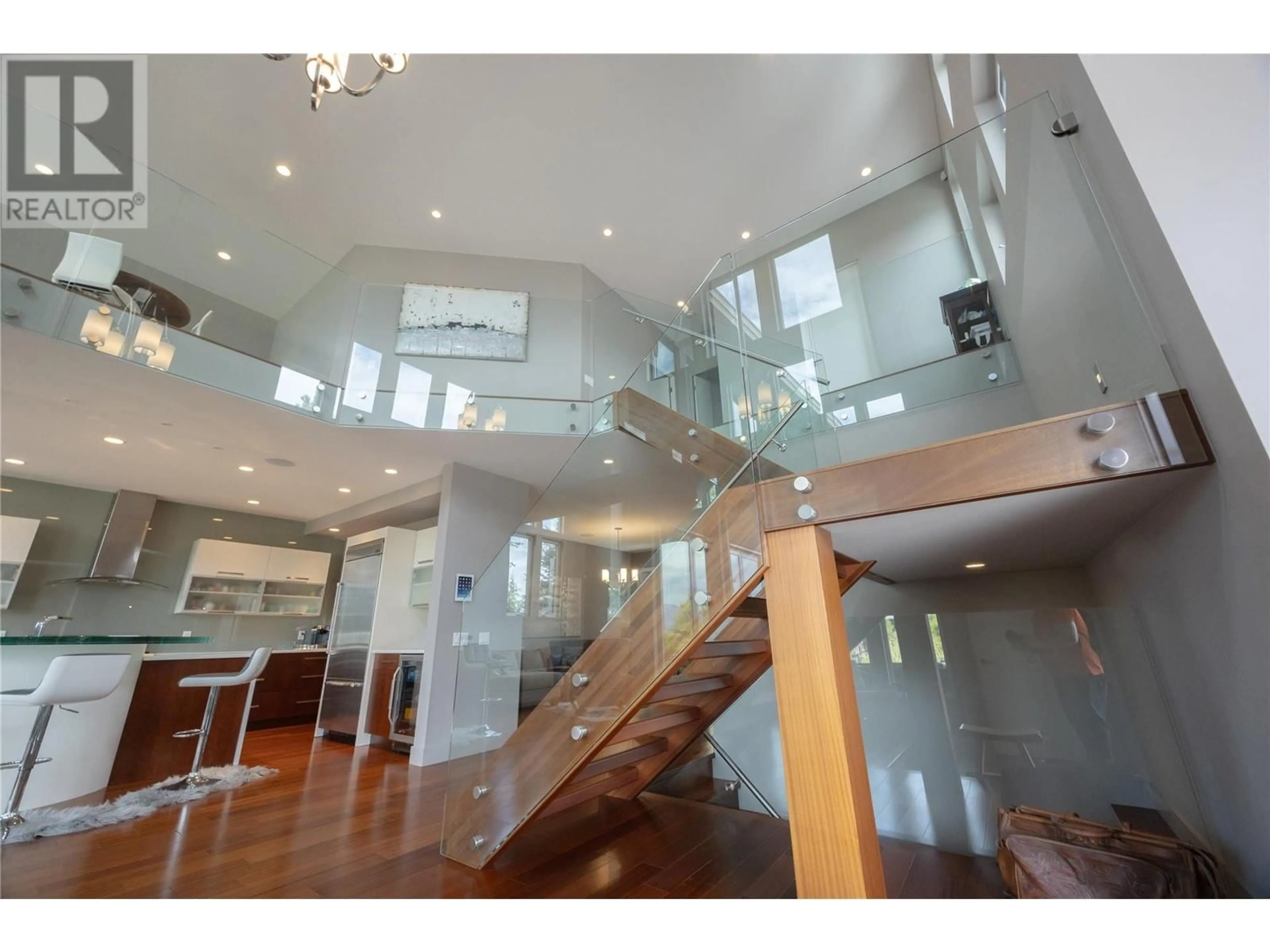 Indoor foyer for 1067 Westpoint Drive, Kelowna British Columbia V1W4Z9