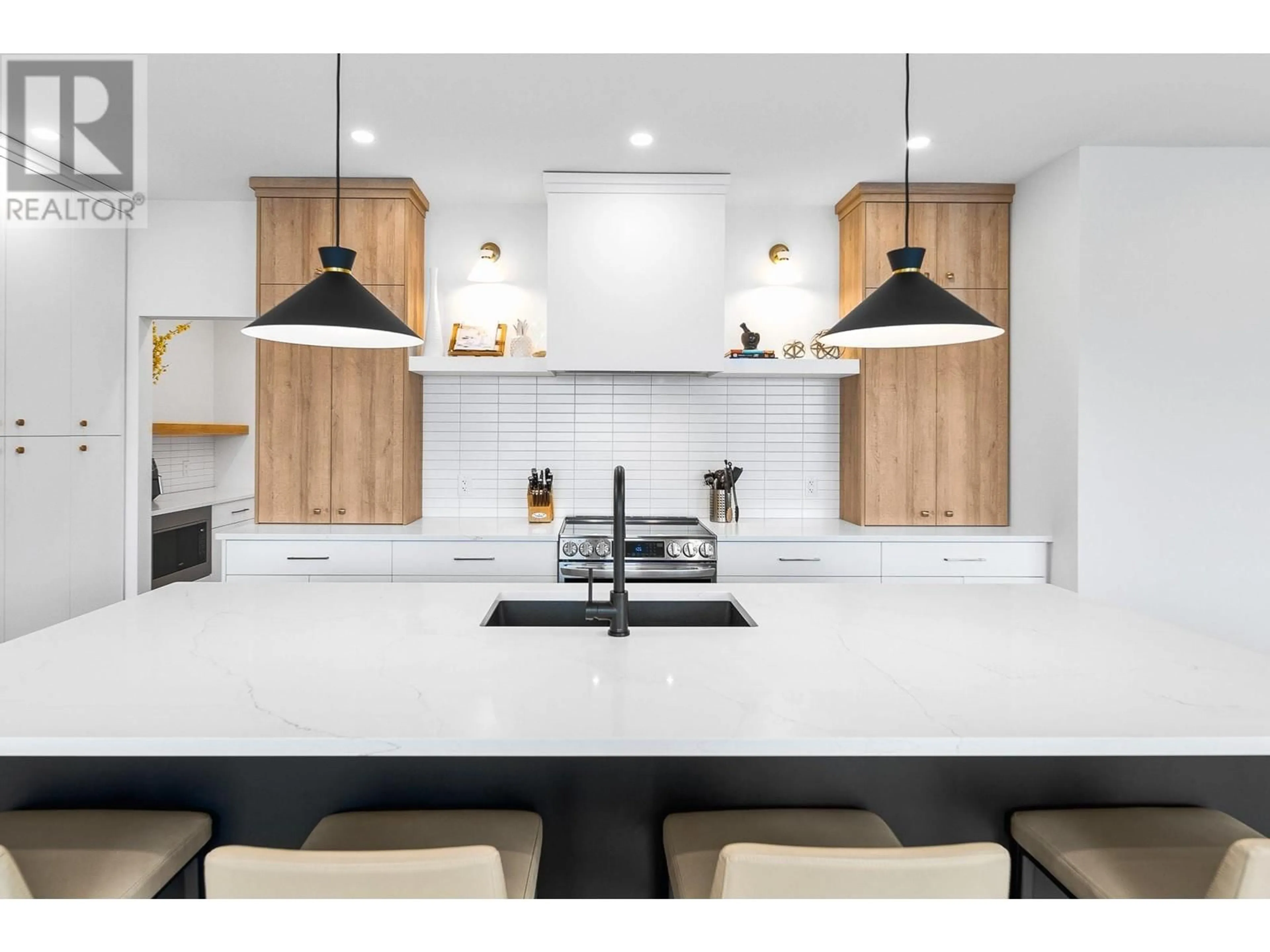 Contemporary kitchen, ceramic/tile floor for 2182 GALORE CRESCENT, Kamloops British Columbia V2E0E4