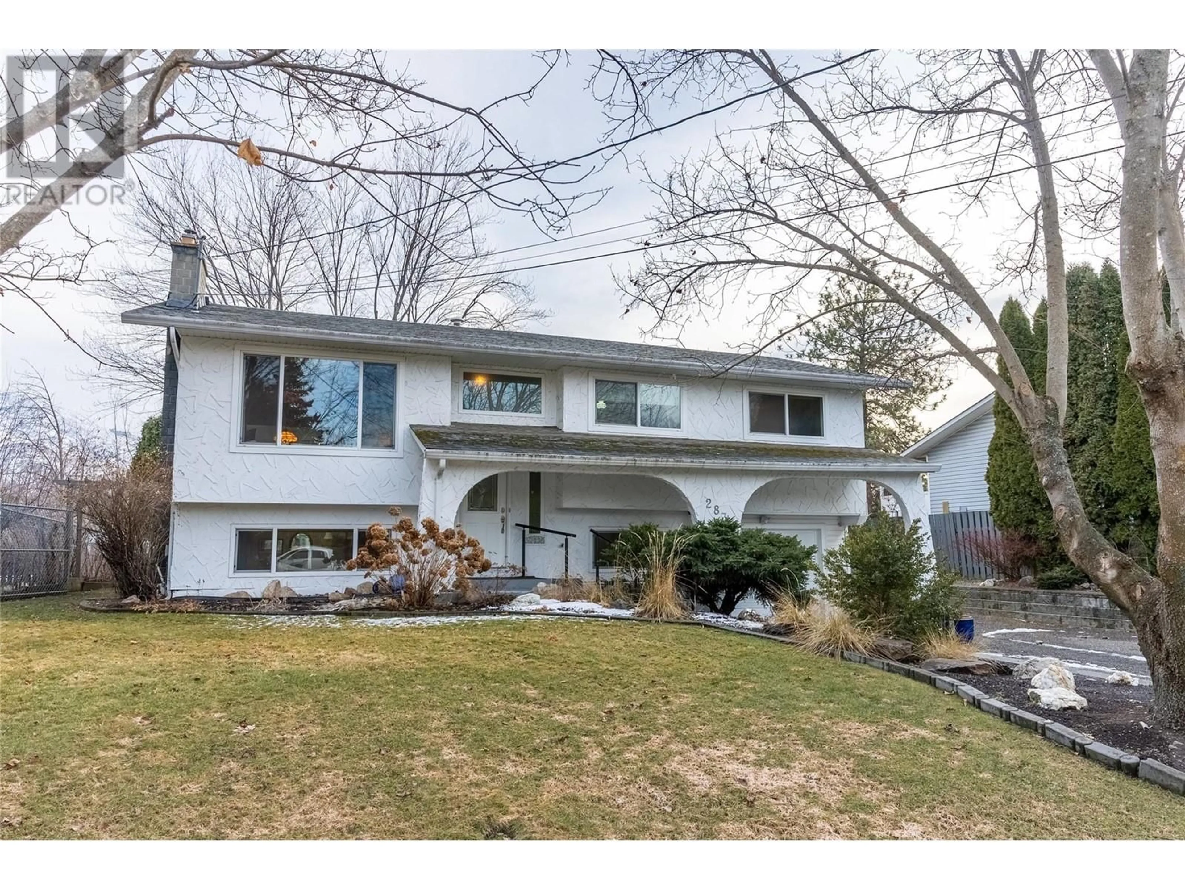 Home with vinyl exterior material, street for 283 CHETWYND DRIVE, Kamloops British Columbia V2H1L7