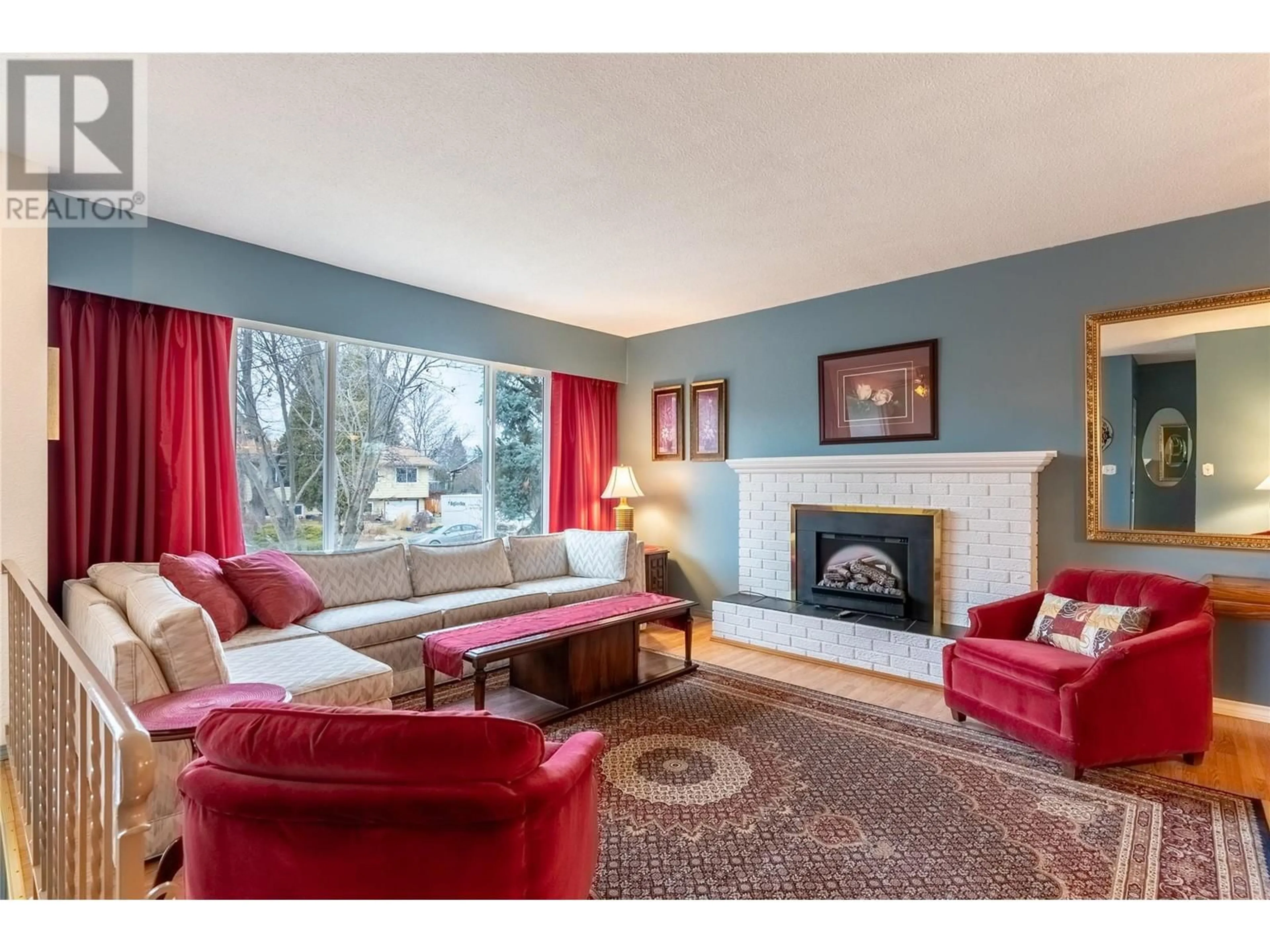 Living room with furniture, unknown for 283 CHETWYND DRIVE, Kamloops British Columbia V2H1L7