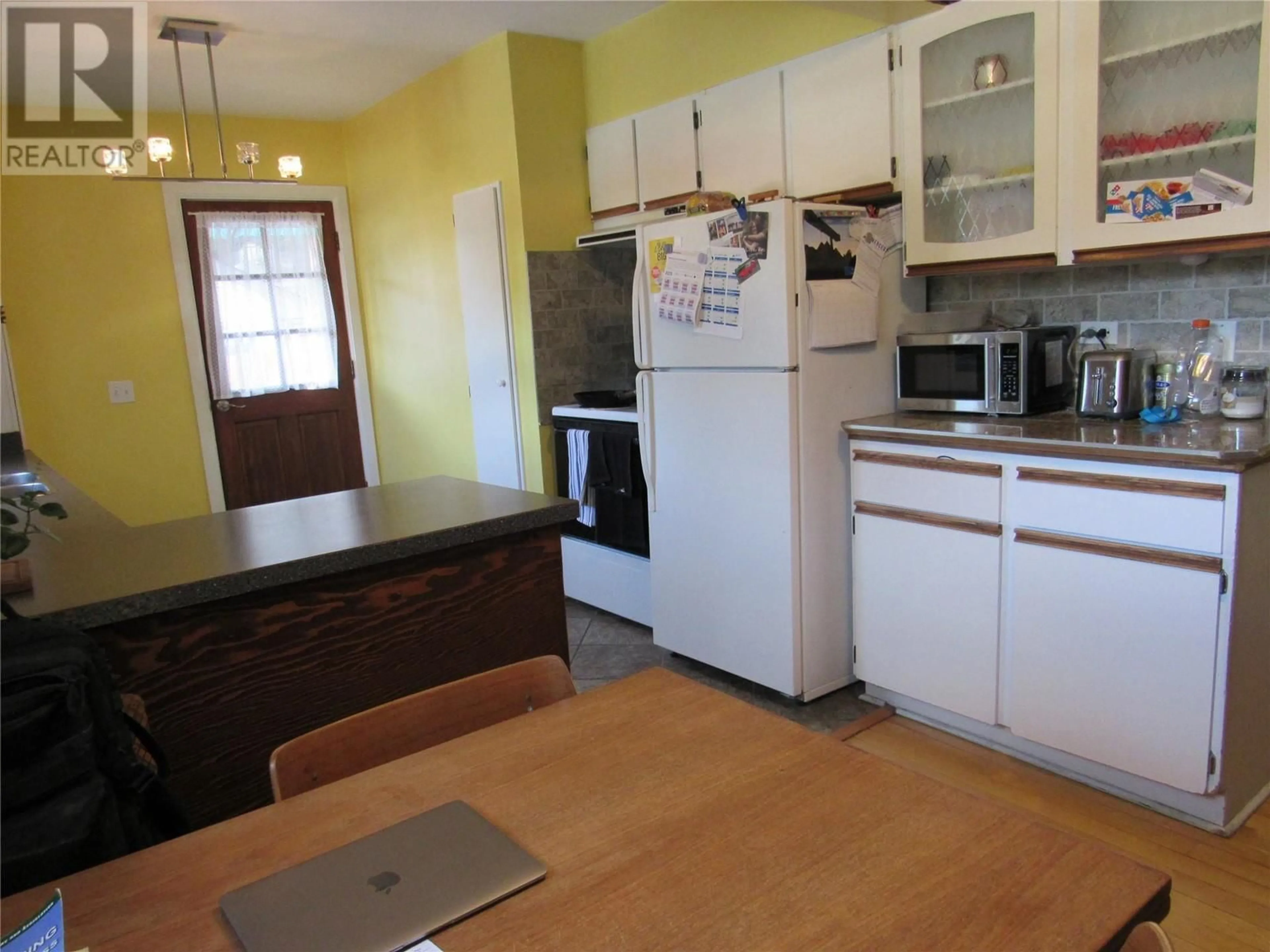 Standard kitchen, wood/laminate floor for 2532 10th Avenue Lot# 16, Castlegar British Columbia V1N3A2