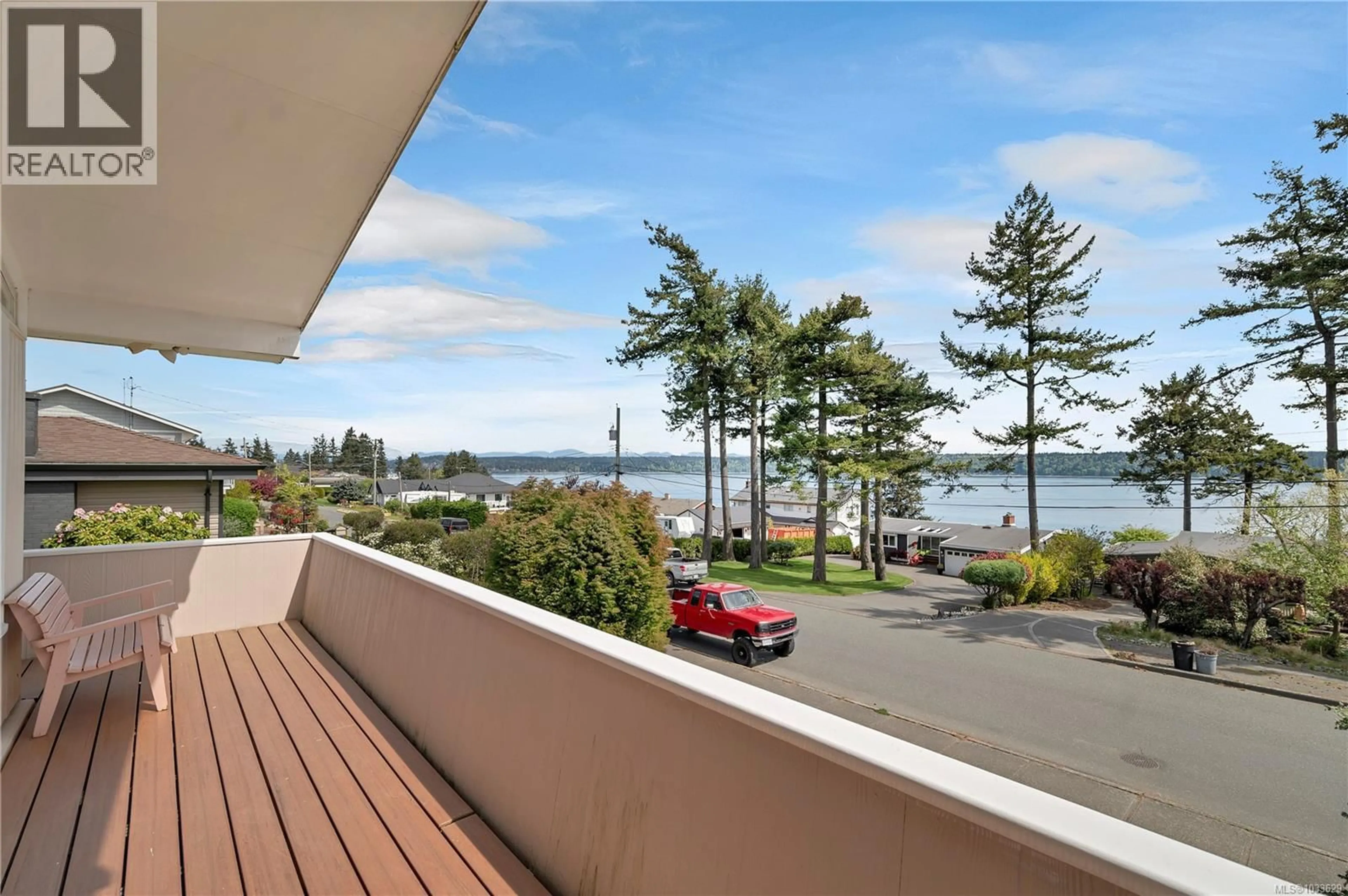 Patio, water/lake/river/ocean view for 52 MURPHY STREET SOUTH, Campbell River British Columbia V9W1Y4