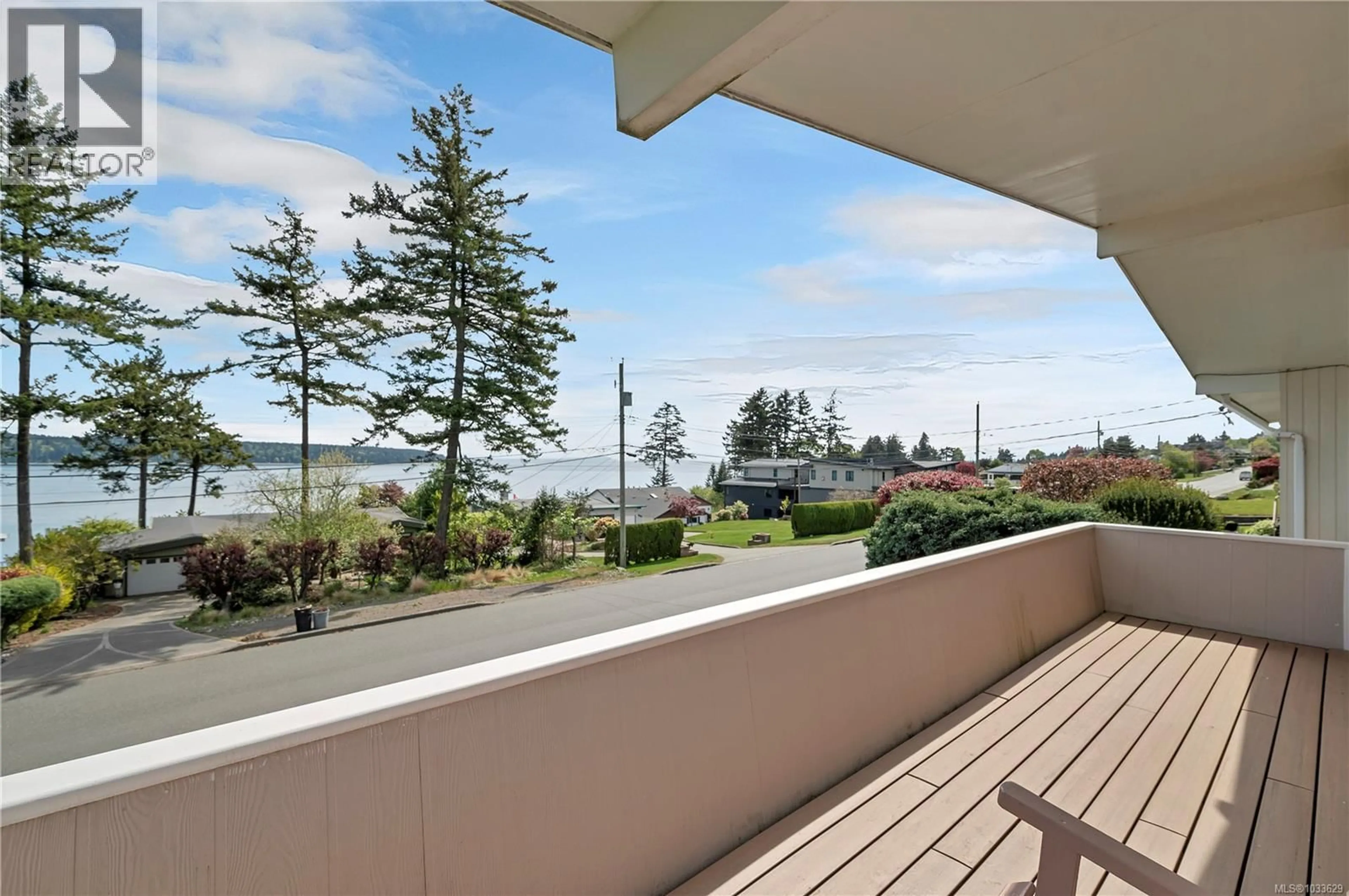 Patio, water/lake/river/ocean view for 52 MURPHY STREET SOUTH, Campbell River British Columbia V9W1Y4