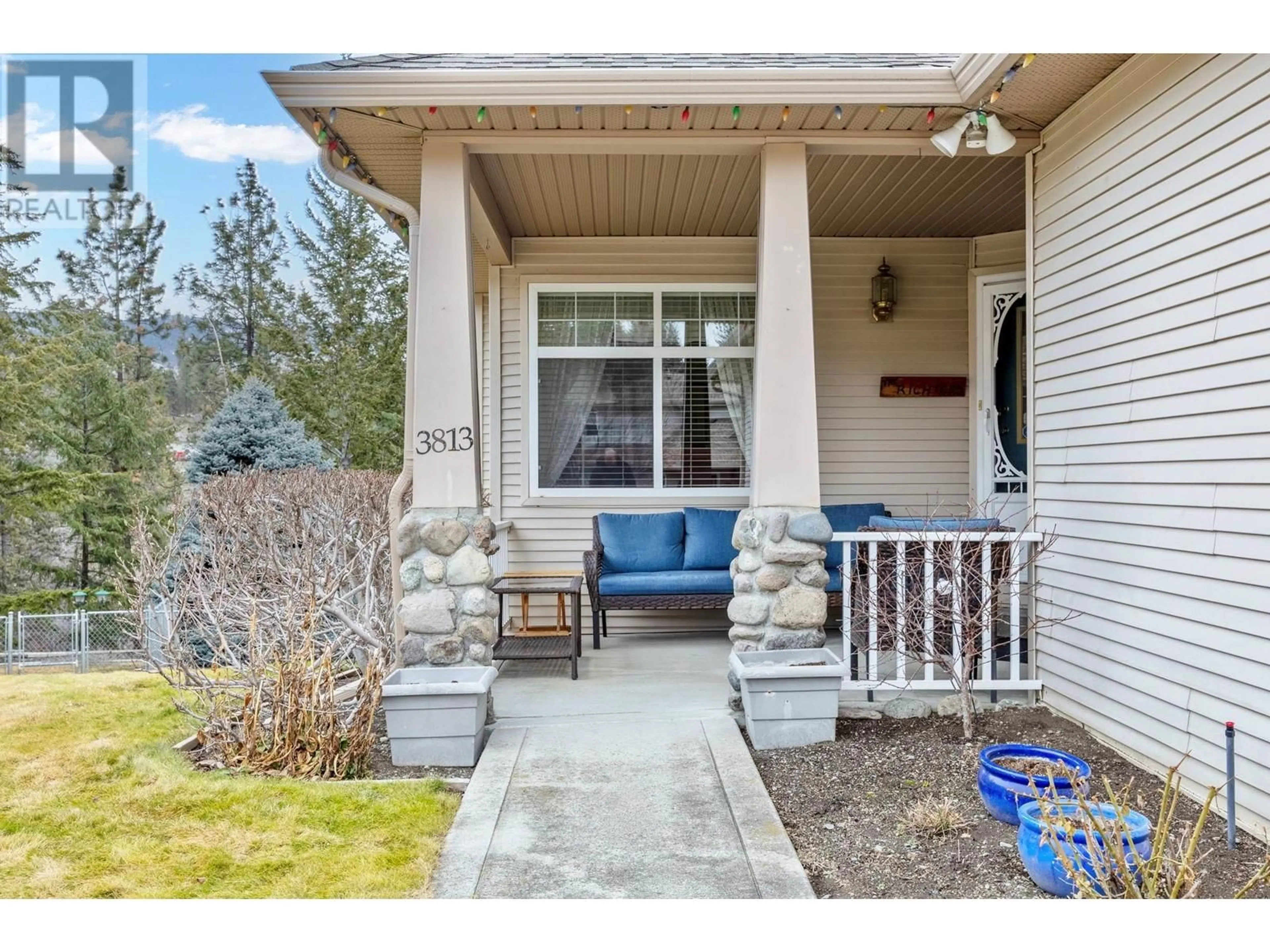 Indoor entryway for 3813 Glen Canyon Drive, West Kelowna British Columbia V4T2P7