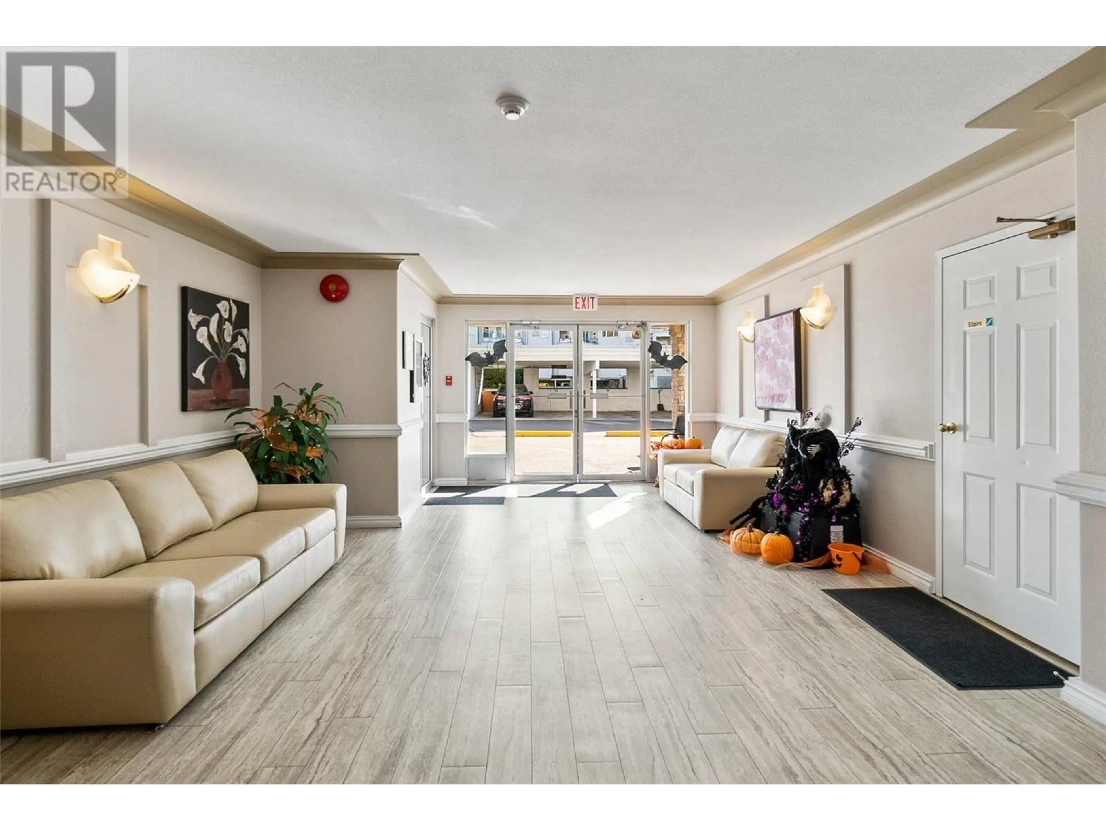 Lobby for 101 - 200 HOLLYWOOD ROAD NORTH, Kelowna British Columbia V1X6Y9