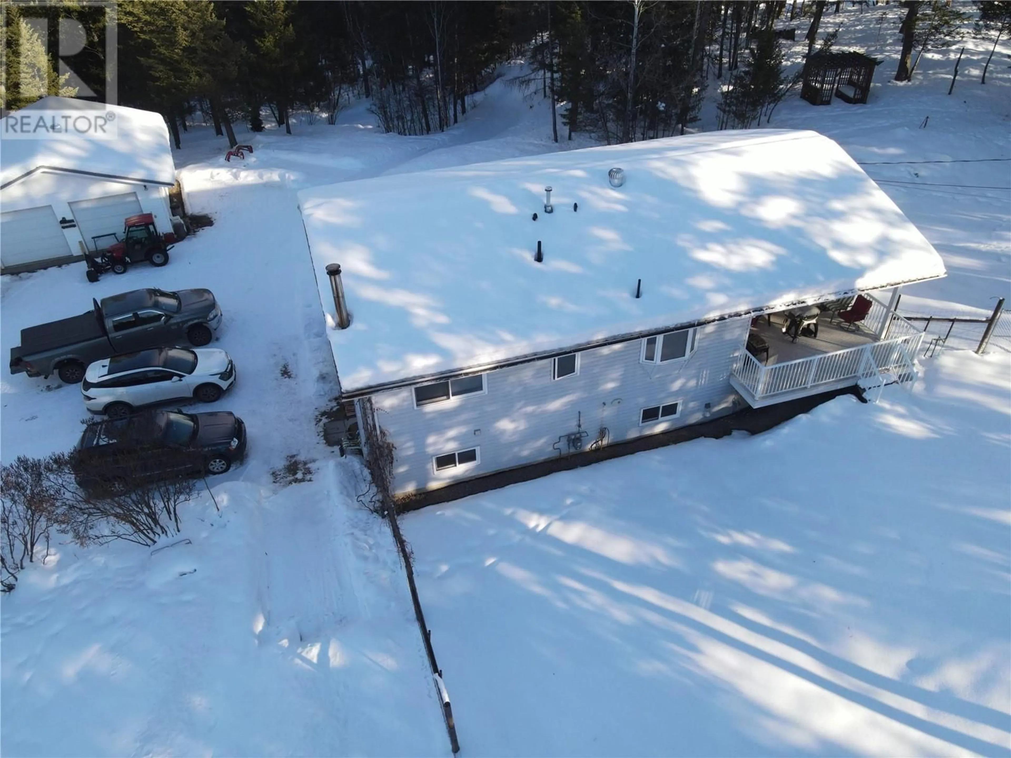 A pic from outside/outdoor area/front of a property/back of a property/a pic from drone, unknown for 2998 37TH  S STREET, Cranbrook British Columbia V1C7H1