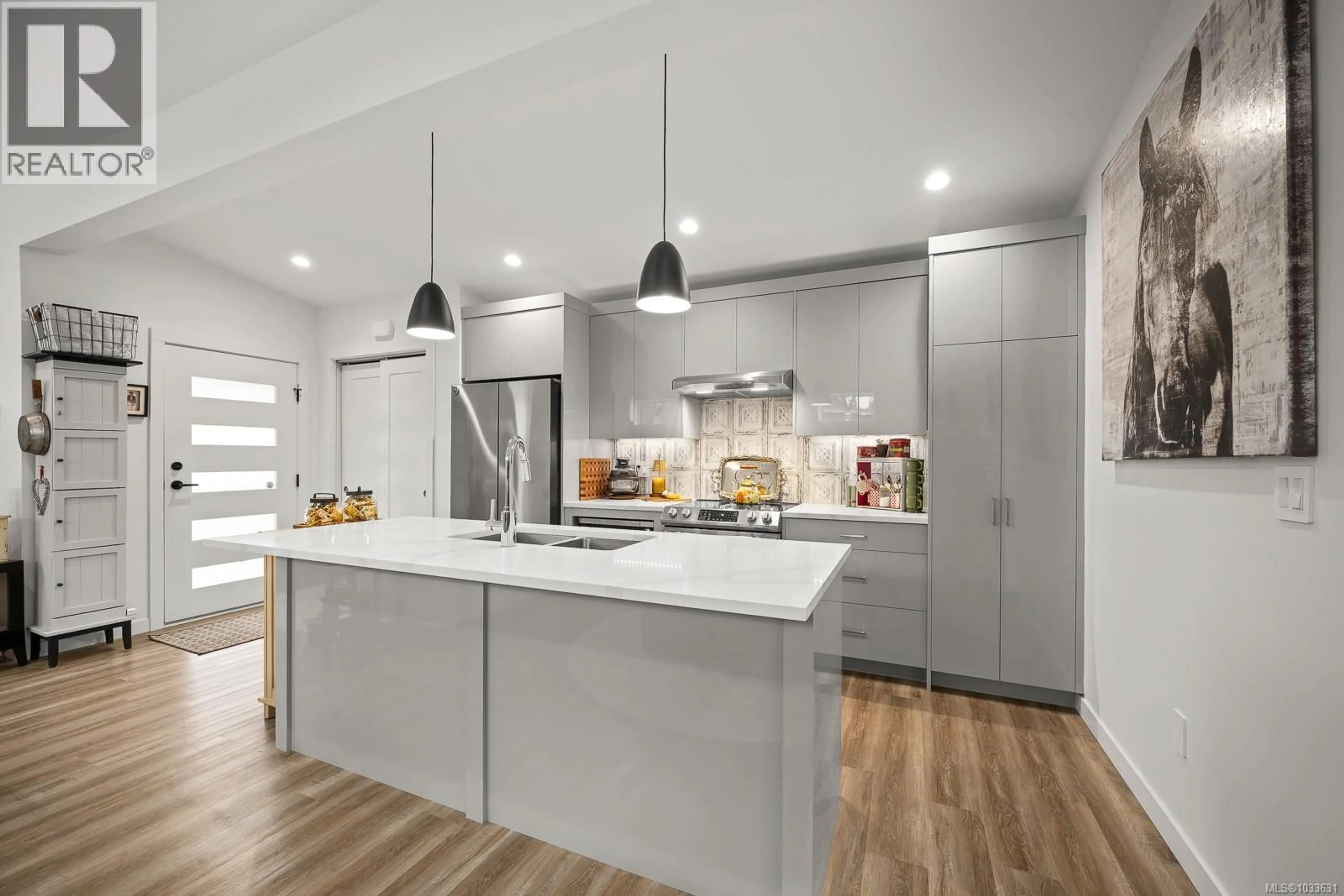 Contemporary kitchen, unknown for 30 - 3025 ROYSTON ROAD, Cumberland British Columbia V9N3P8
