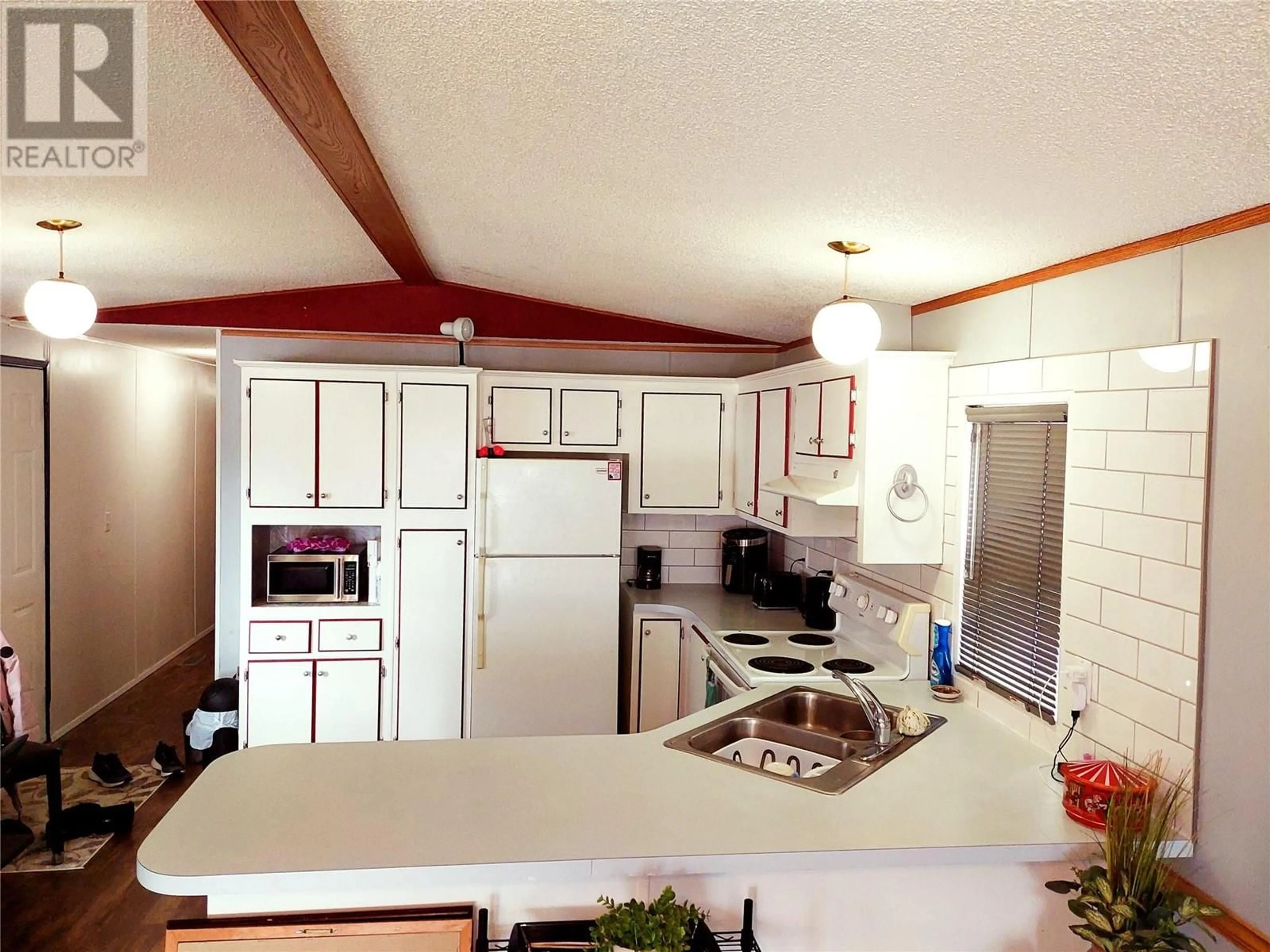 Open concept kitchen, unknown for 53 - 445 6 AVENUE NORTH, Creston British Columbia V0B1G3