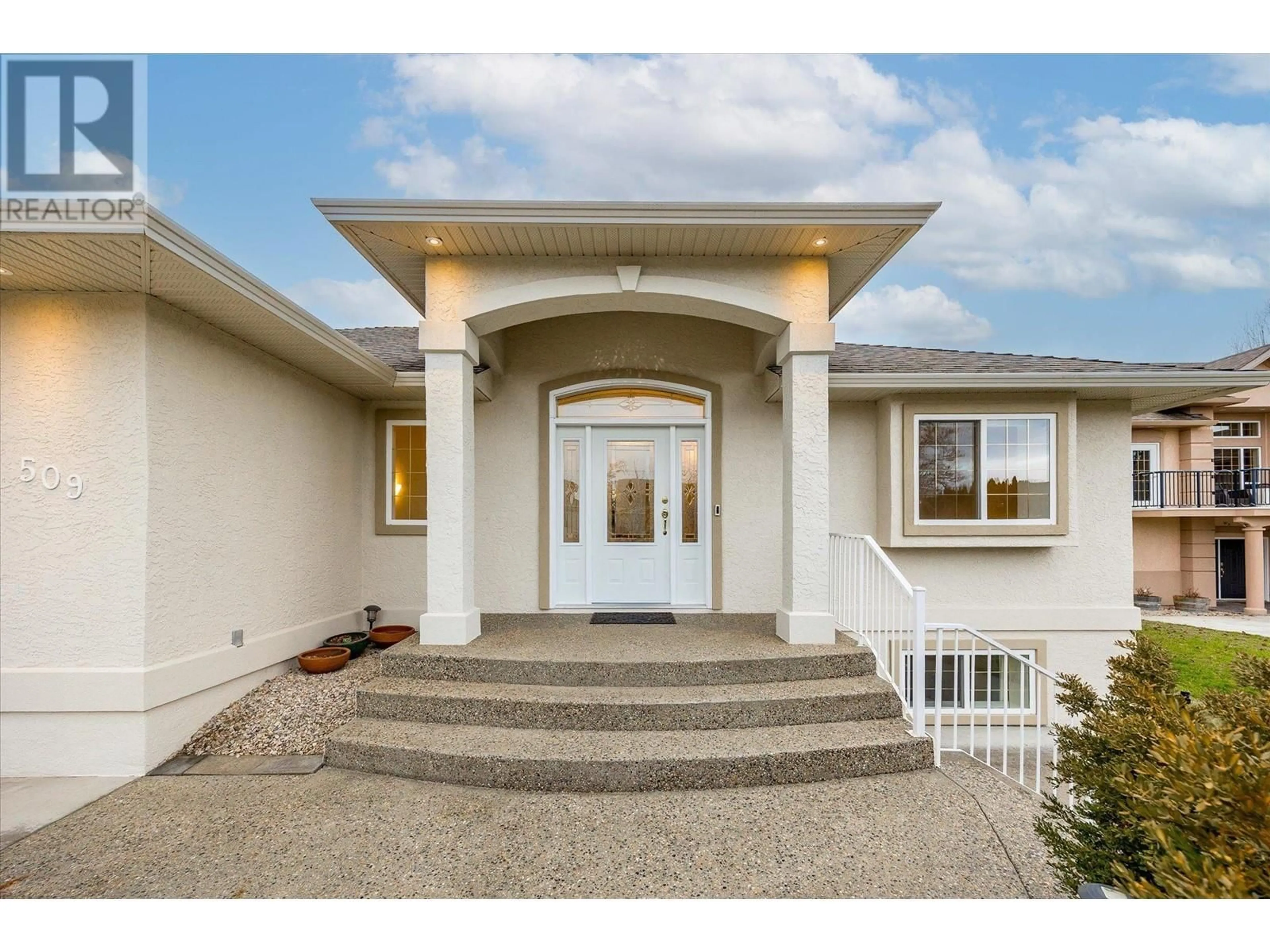 Indoor entryway for 509 CURLEW DRIVE, Kelowna British Columbia V1W4K9