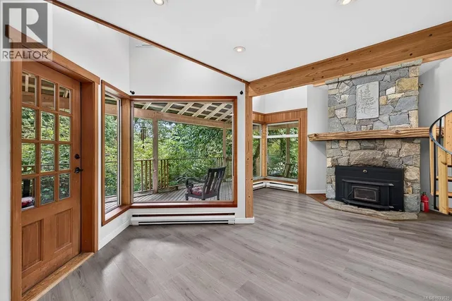201 PRICE ROAD, Salt Spring 5
