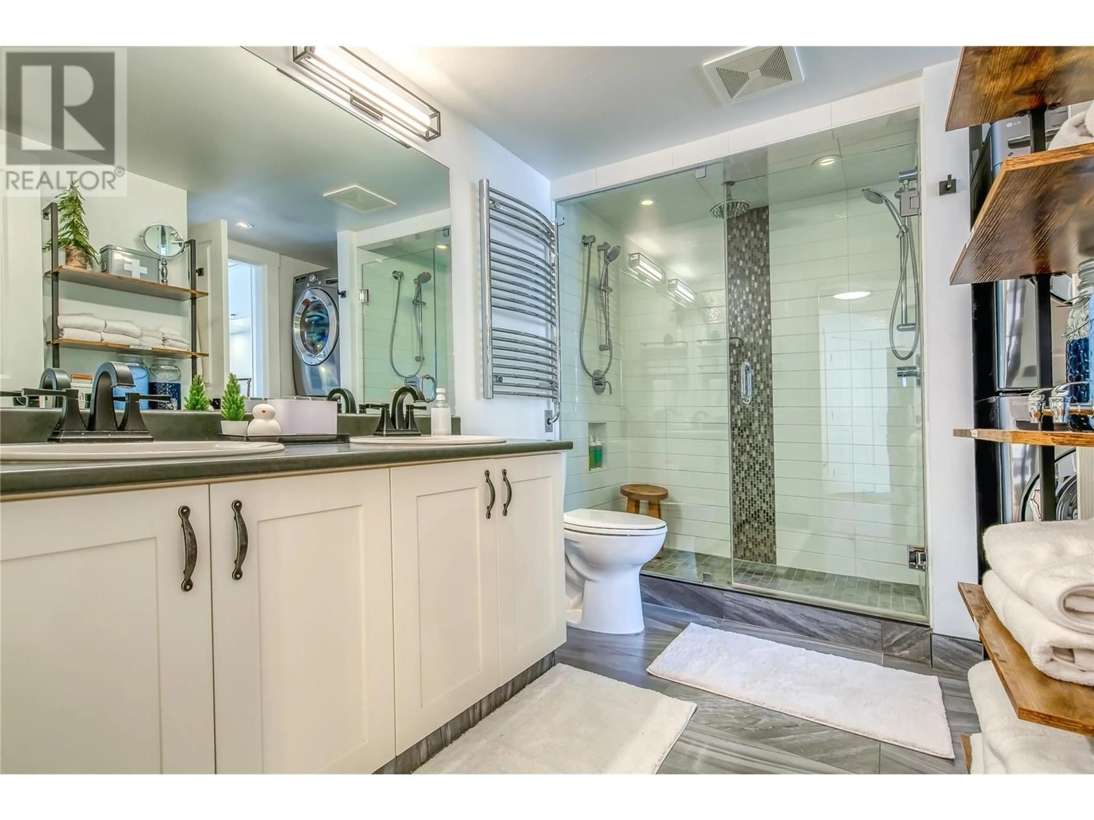 Contemporary bathroom, ceramic/tile floor for 307 - 2070 SUMMIT DRIVE, Panorama British Columbia V0A1T0