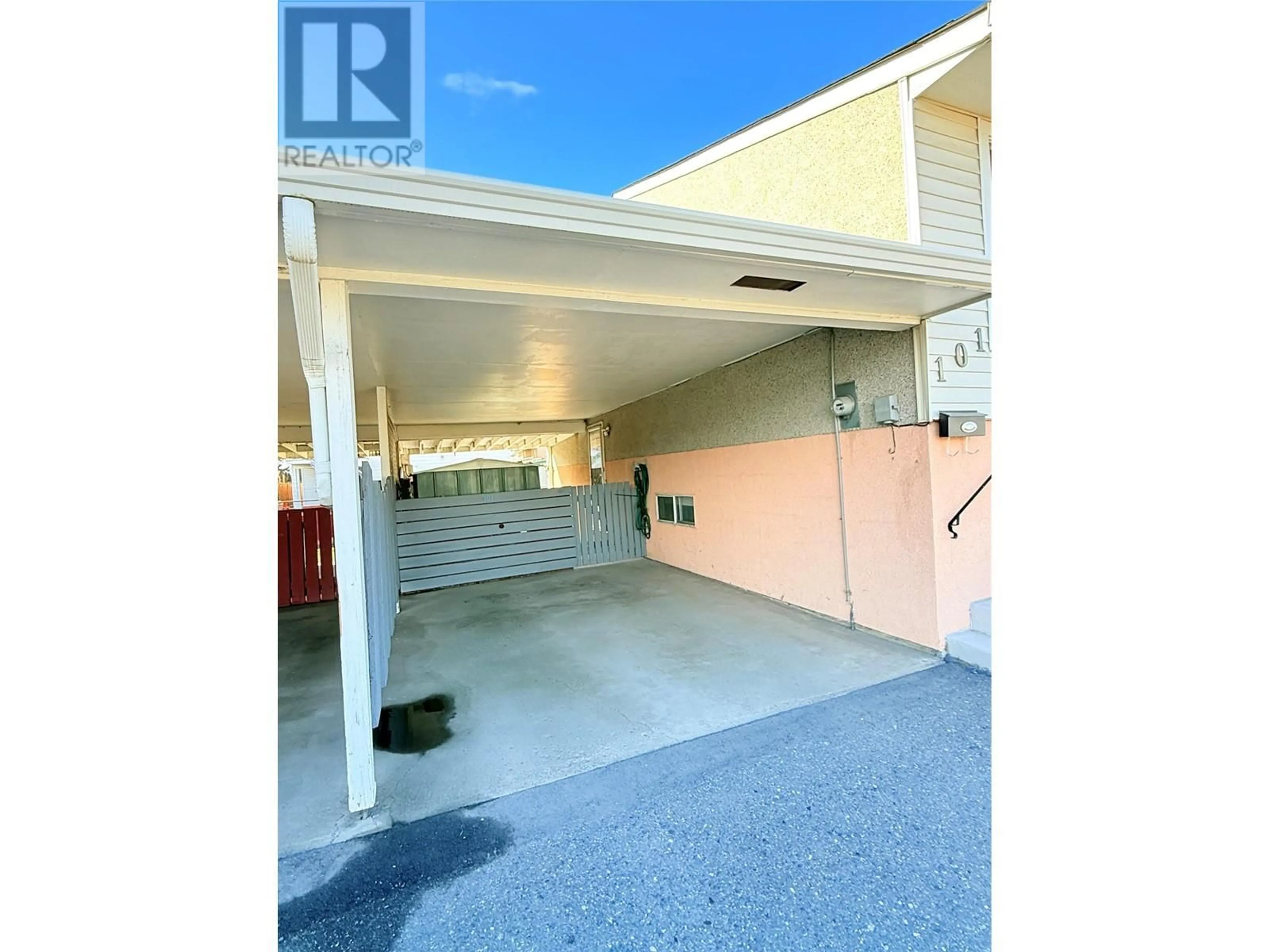 Indoor garage for 800 Valhalla Drive Unit# 101 Lot# 254, Kamloops British Columbia V2B1R8