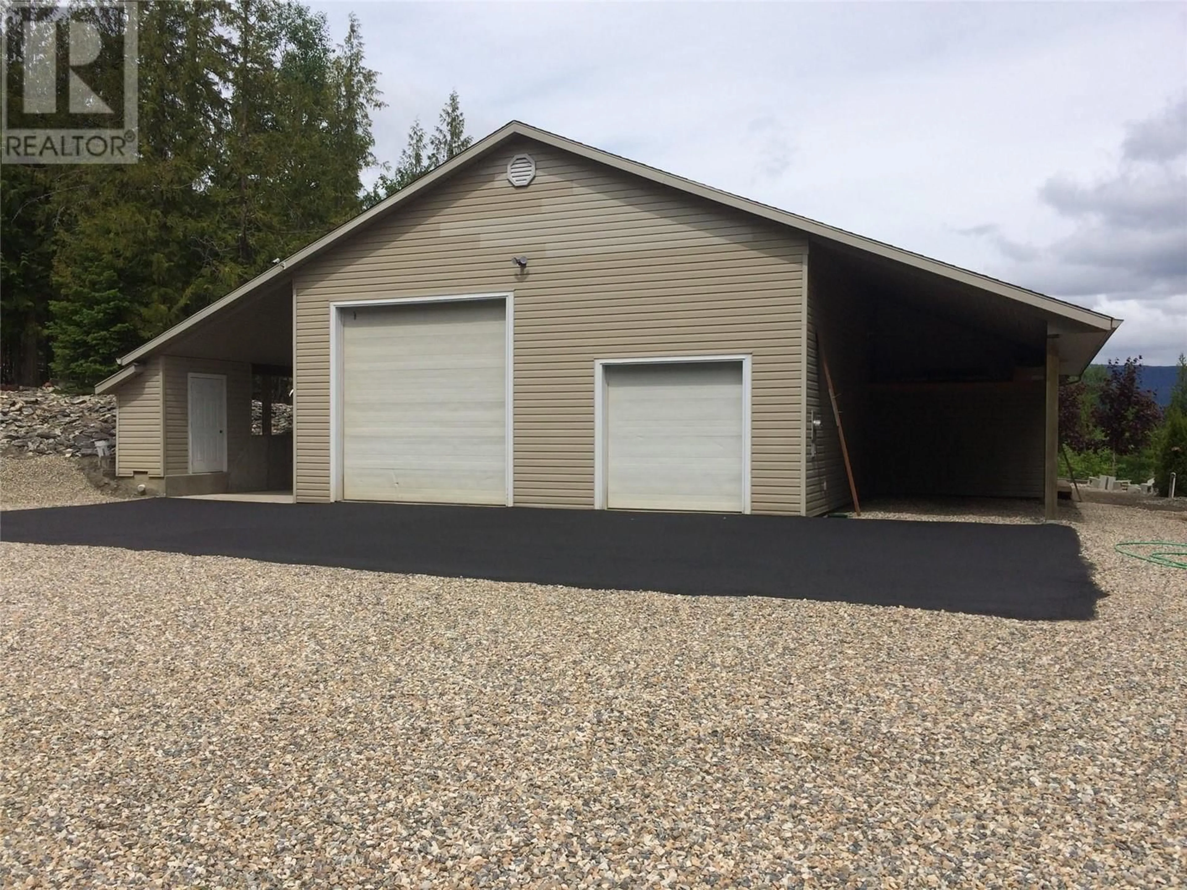 Indoor garage for 1406 HUCKLEBERRY DRIVE, Sorrento British Columbia V0E2W1