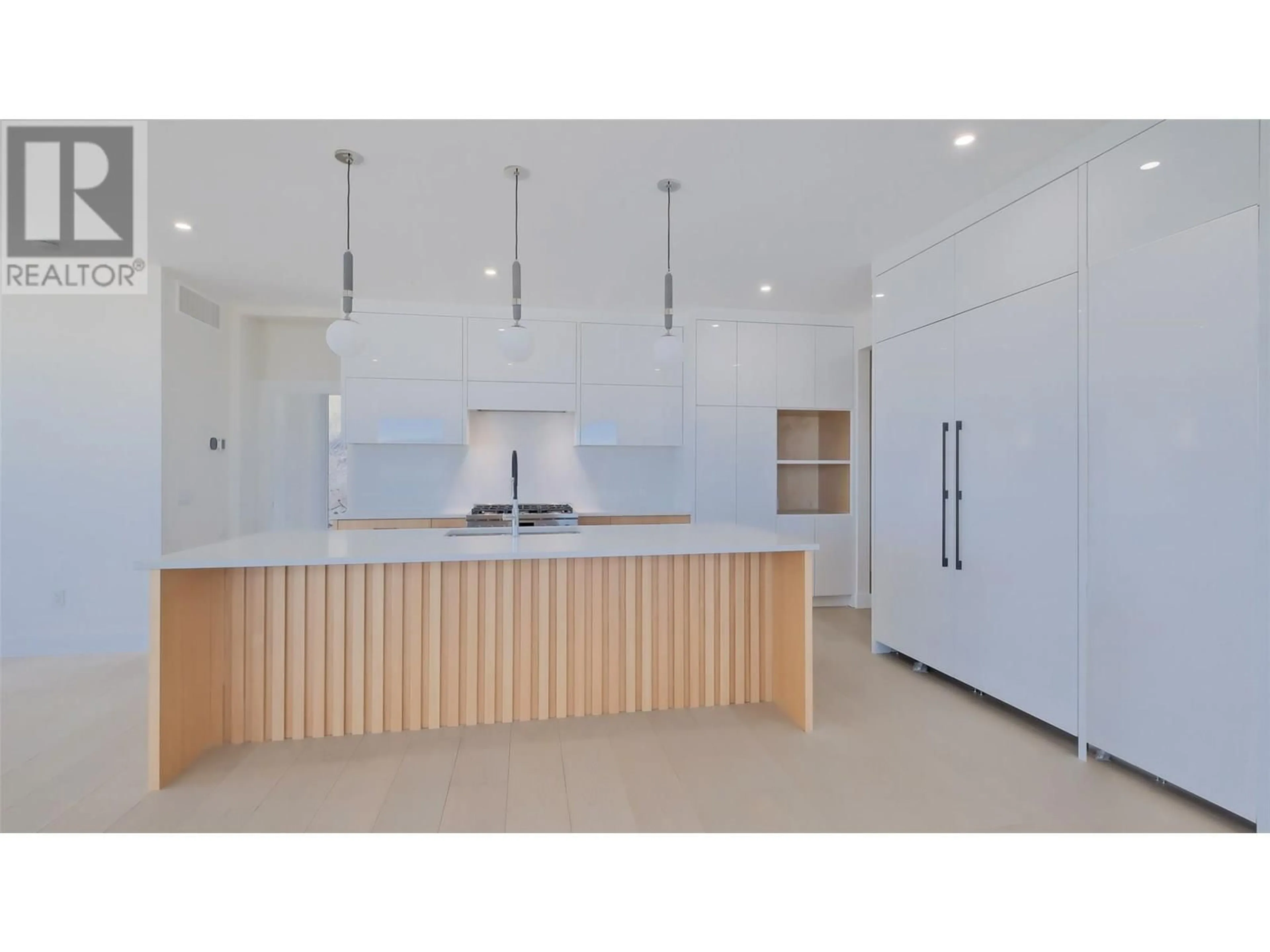 Contemporary kitchen, unknown for 402 TRESTLE RIDGE DRIVE, Kelowna British Columbia V1W5M3