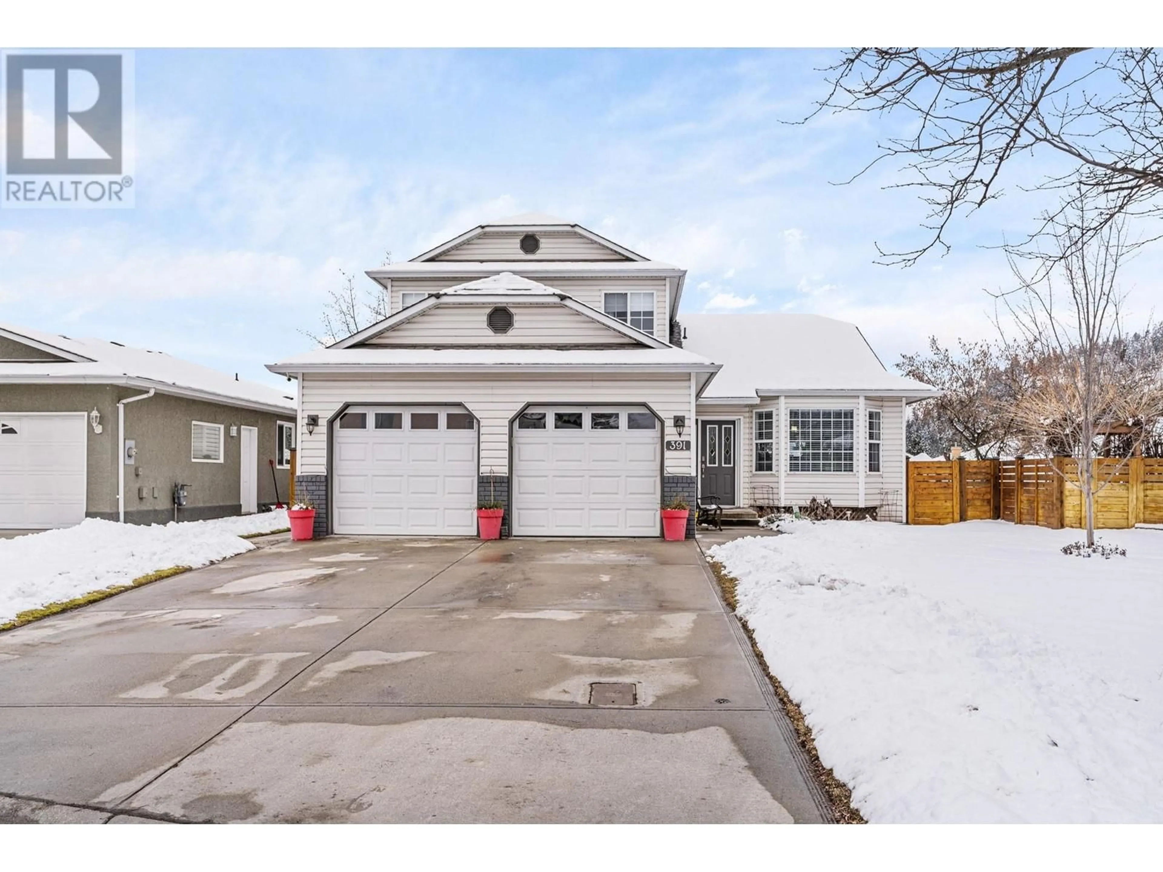 Indoor garage for 391 McTavish Crescent, Kelowna British Columbia V1V1P1