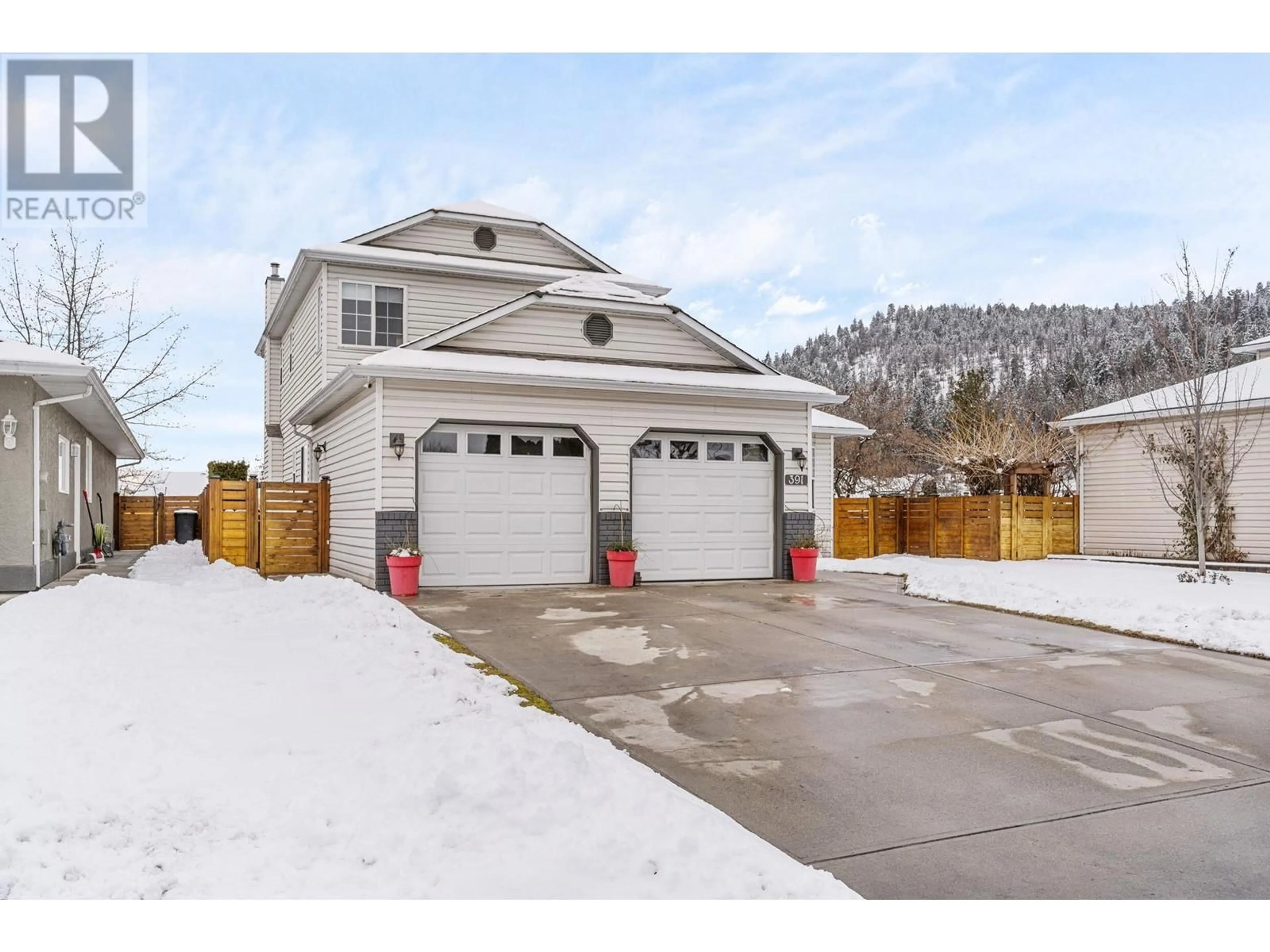 Indoor garage for 391 McTavish Crescent, Kelowna British Columbia V1V1P1