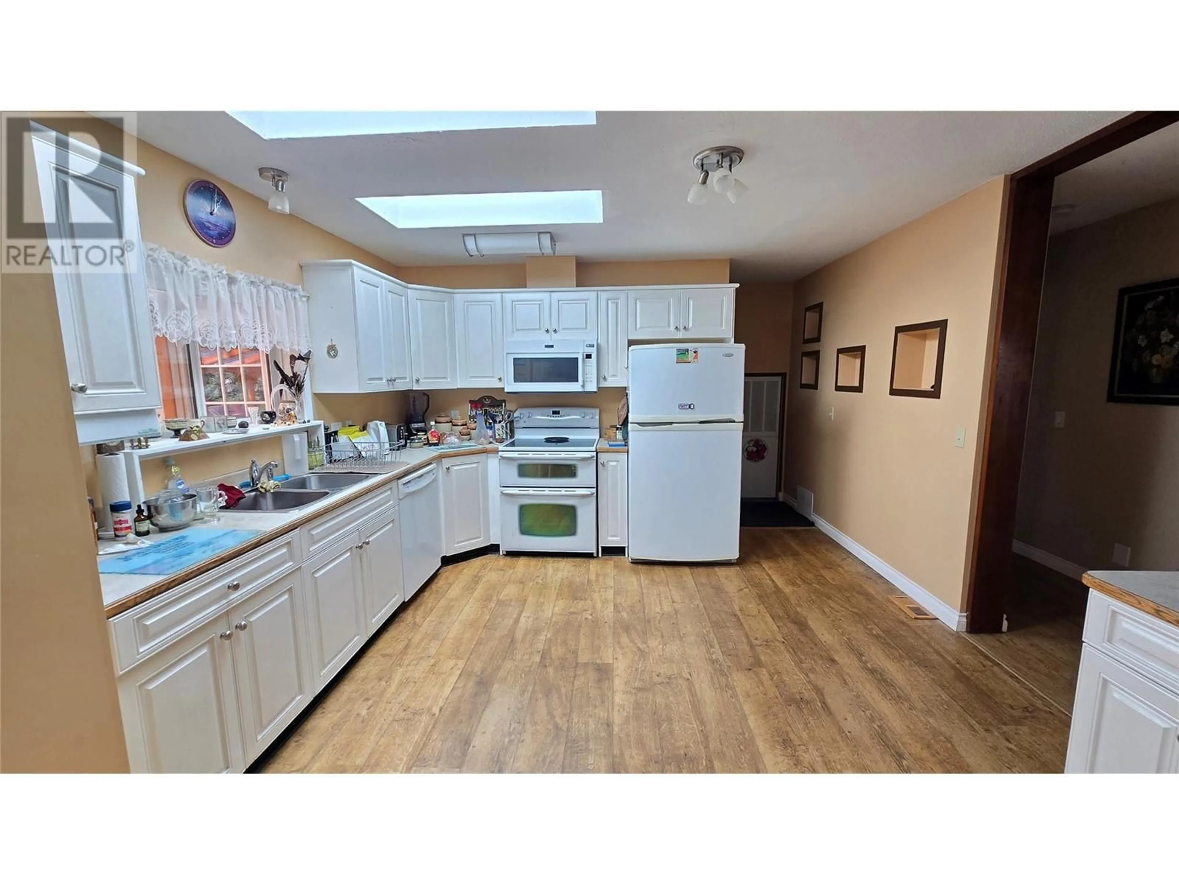 Standard kitchen, unknown for 2300 WESTSYDE ROAD NORTH, Barriere British Columbia V0E1E0