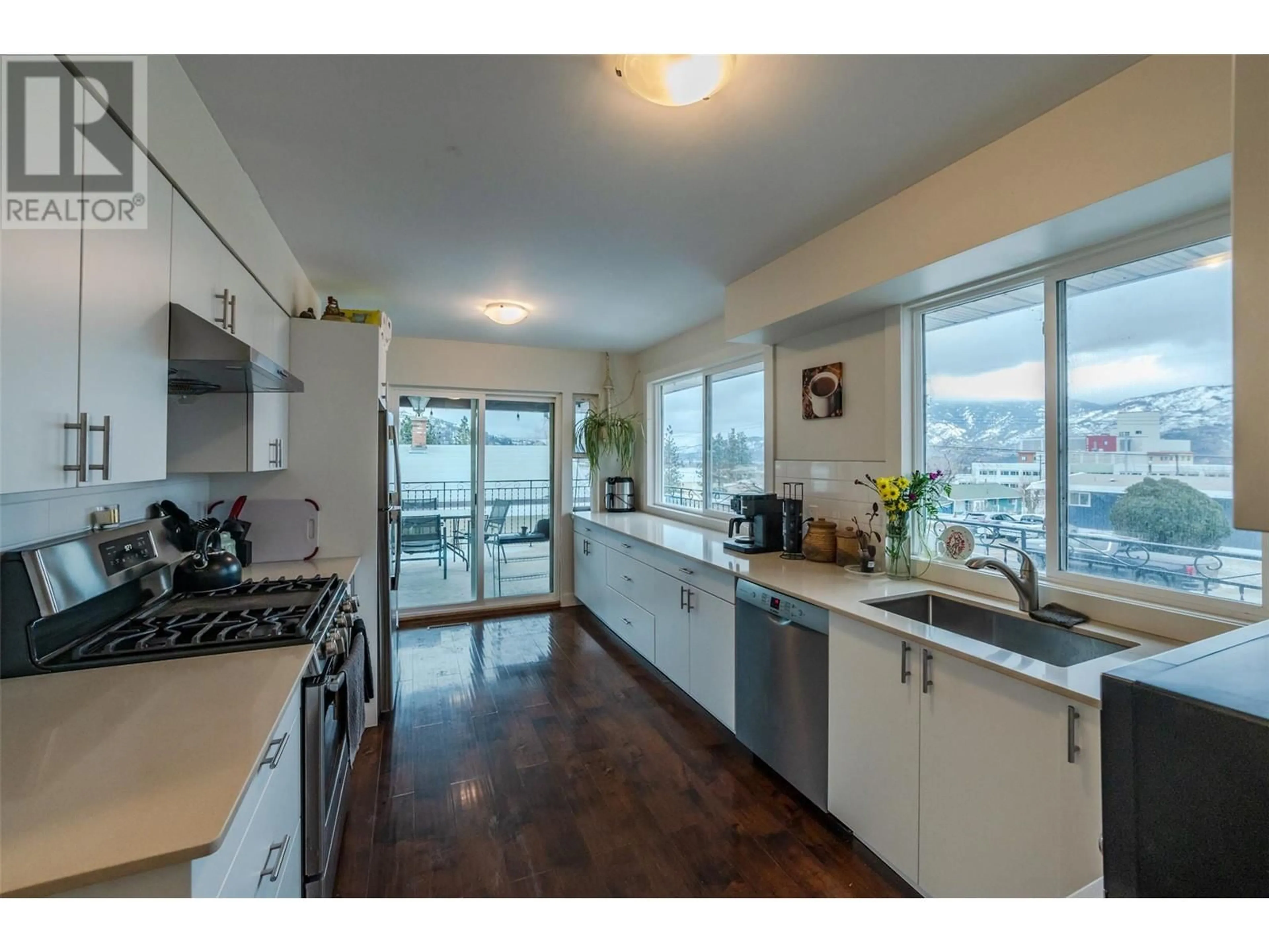 Open concept kitchen, unknown for 1470 Carmi Drive, Penticton British Columbia V2A4S1