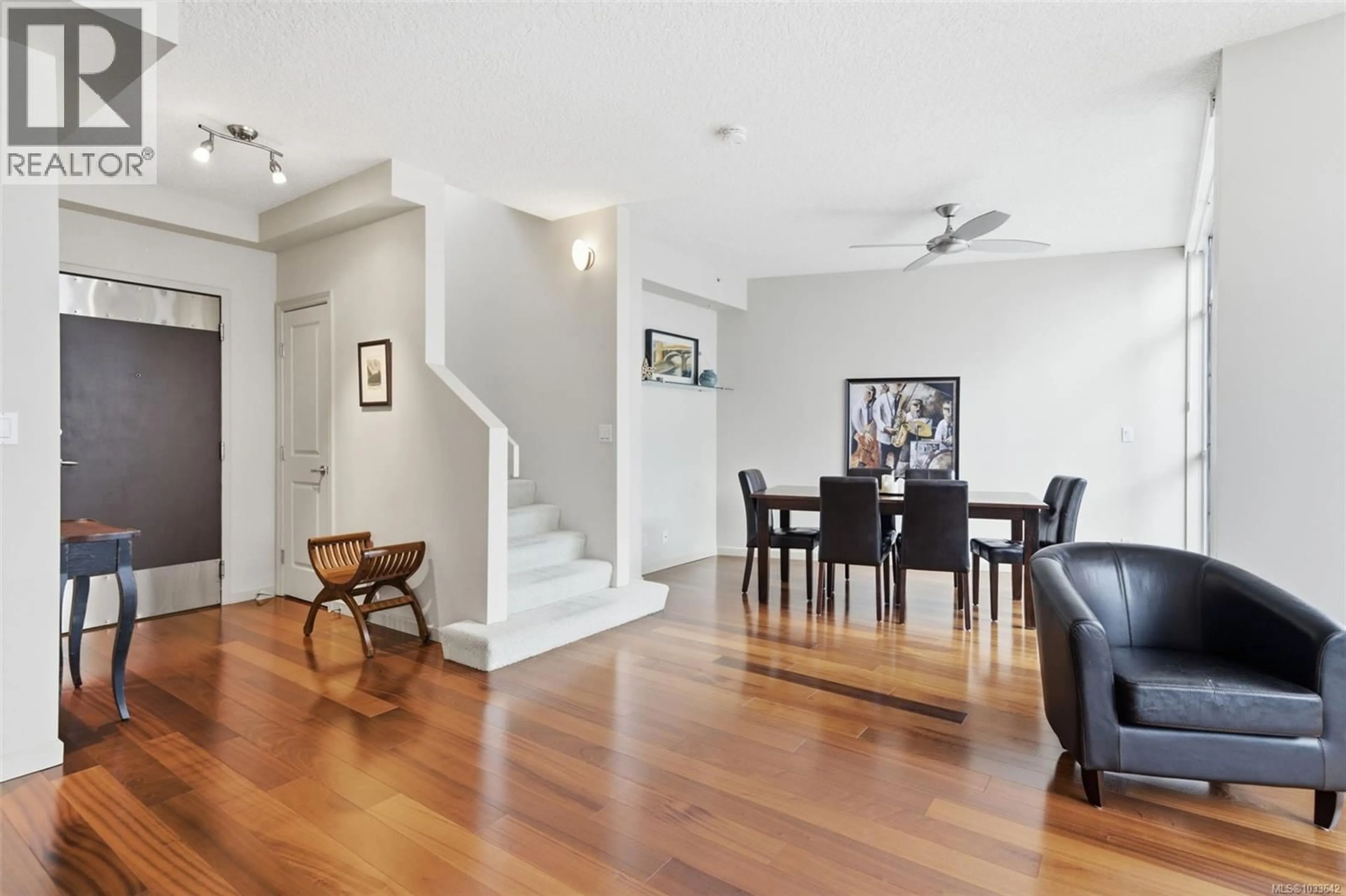 Unknown for 609 - 827 FAIRFIELD ROAD, Victoria British Columbia V8V5B2