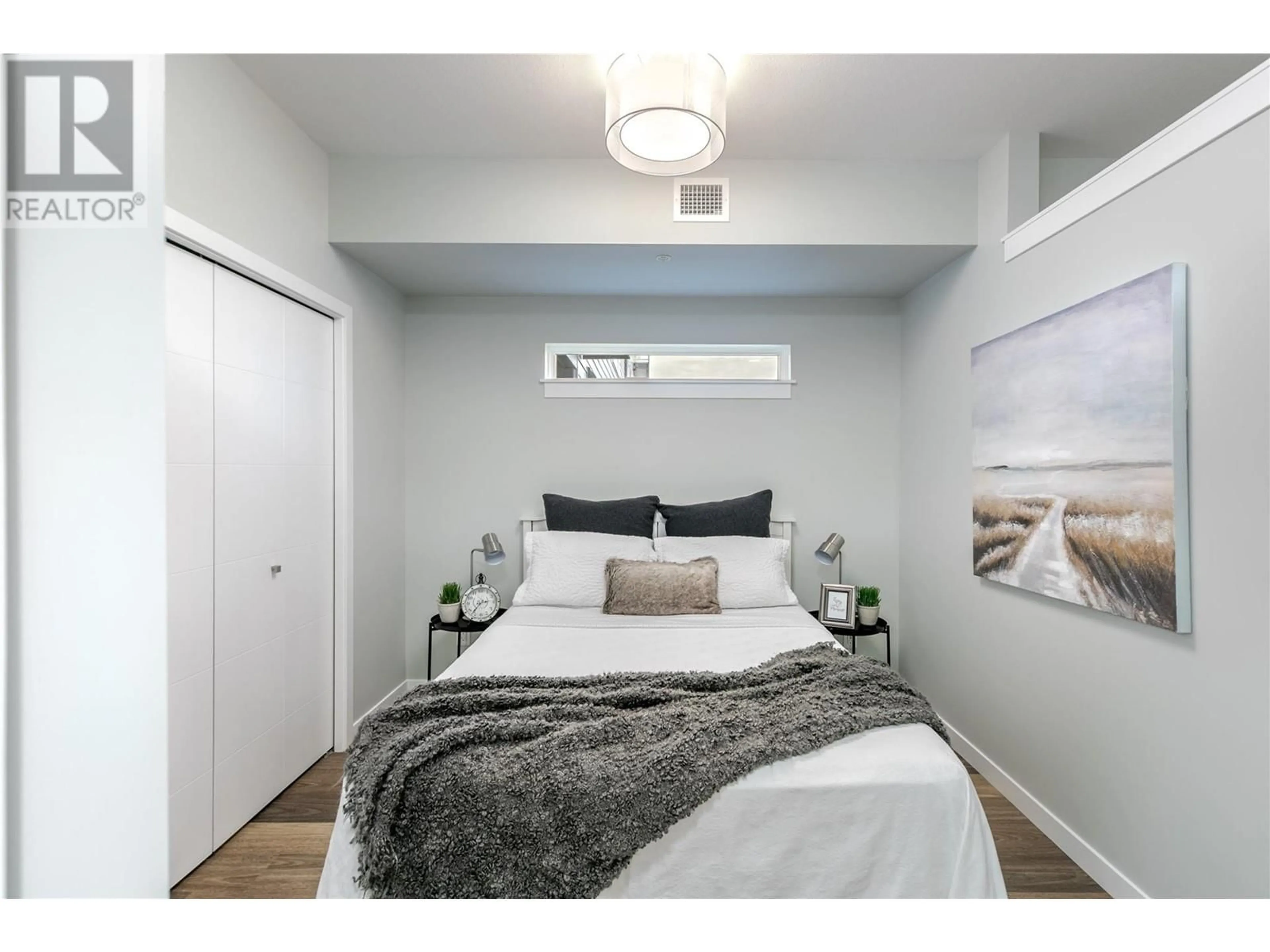 Bedroom with bed, unknown for 722 Valley Road Unit# 220, Kelowna British Columbia V1V2E6