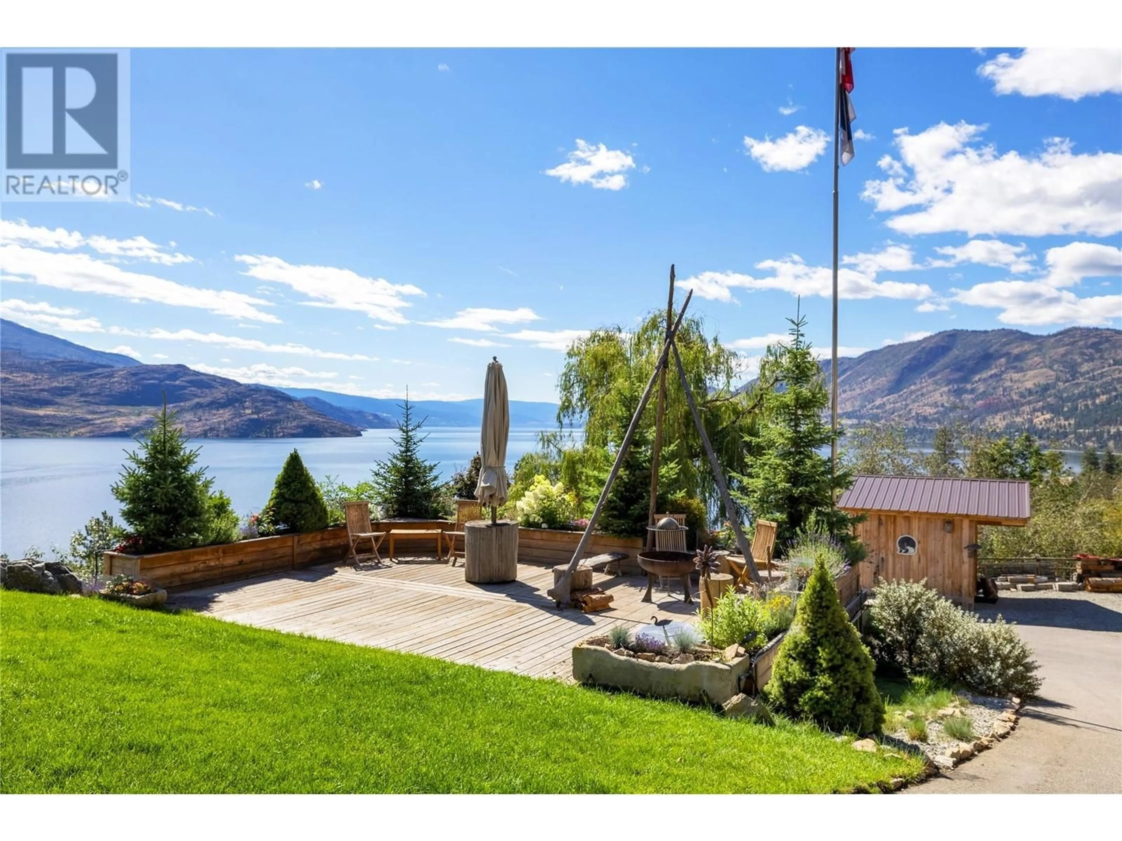 Patio, water/lake/river/ocean view for 6376 TOPHAM PLACE, Peachland British Columbia V0H1X7