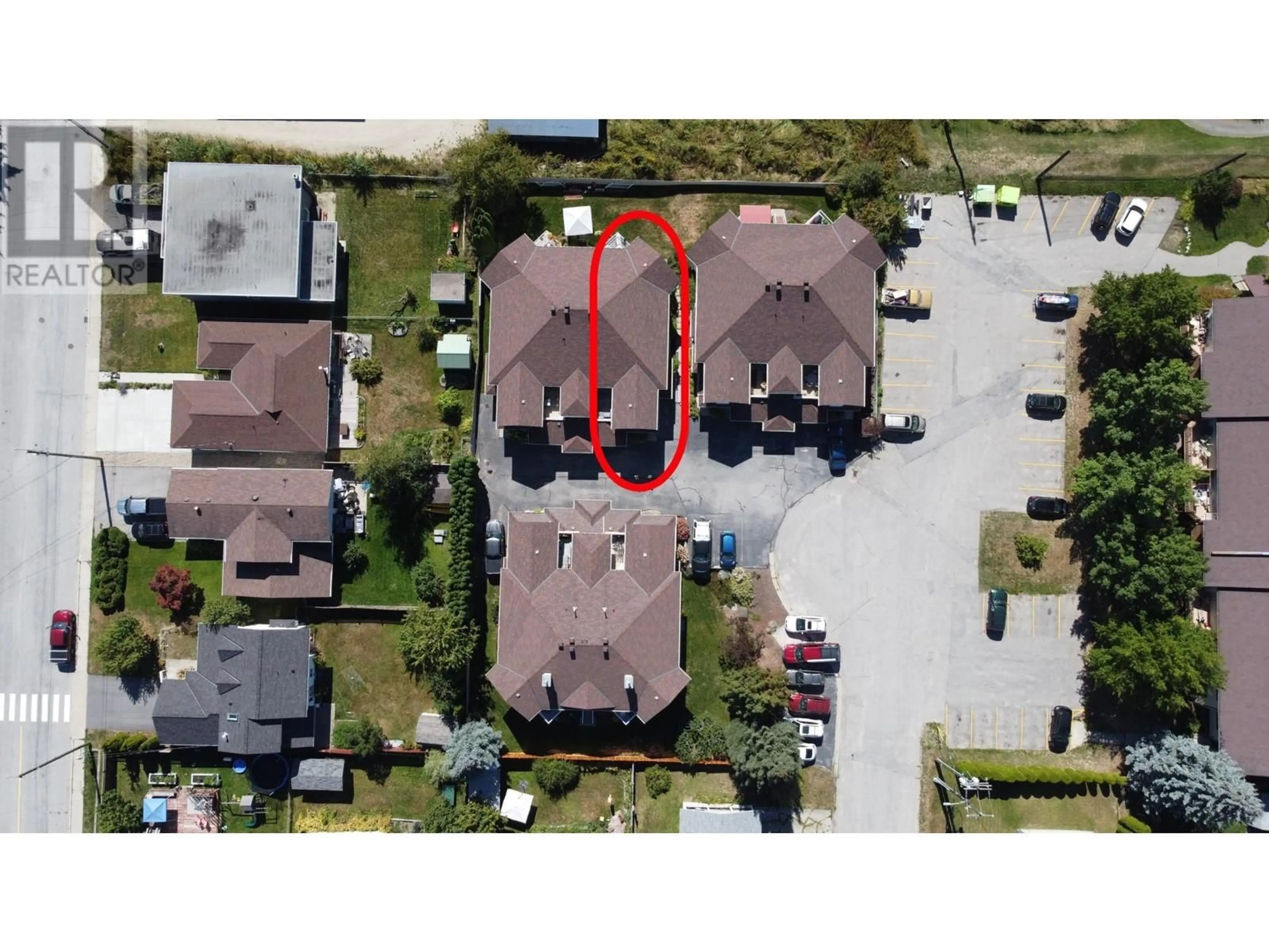 A pic from outside/outdoor area/front of a property/back of a property/a pic from drone, street for 416 BEASLEY  W Crescent, Nelson British Columbia V1L5Y4