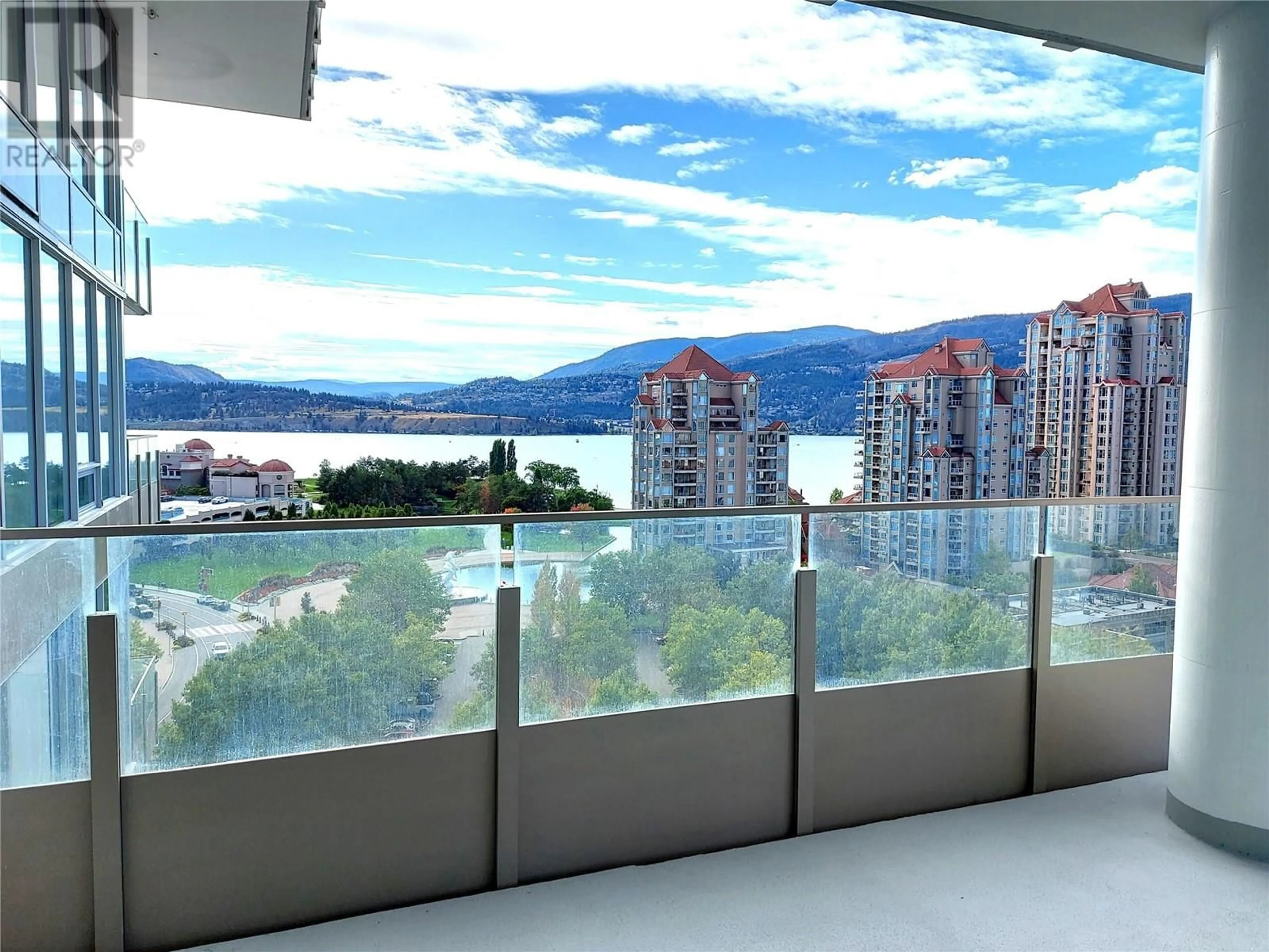 Balcony in the apartment, water/lake/river/ocean view for 1191 Sunset Drive Unit# 1106, Kelowna British Columbia V1Y0J4