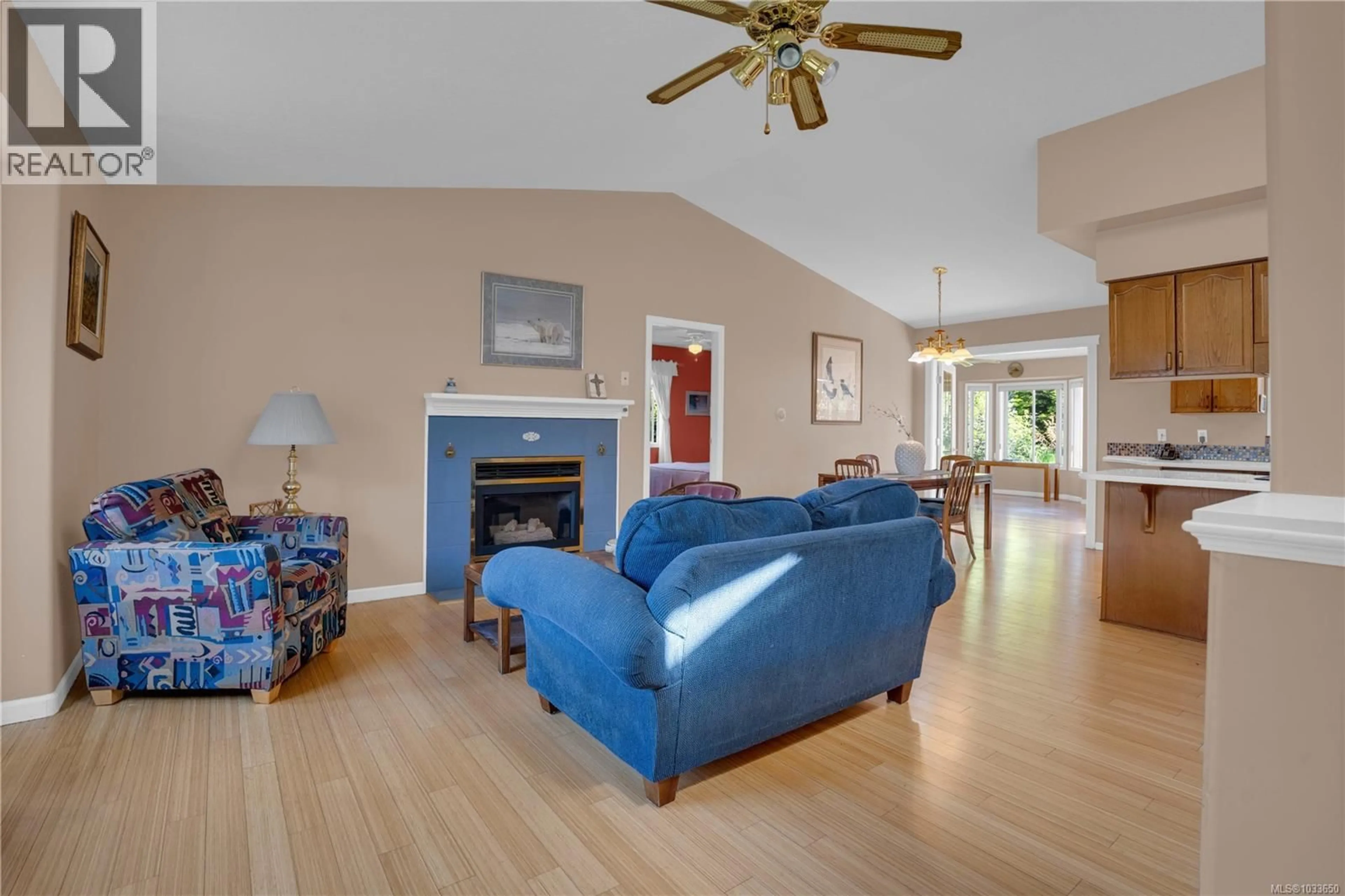 Living room with furniture, unknown for 6132 DENALI DRIVE, Duncan British Columbia V9L5N4
