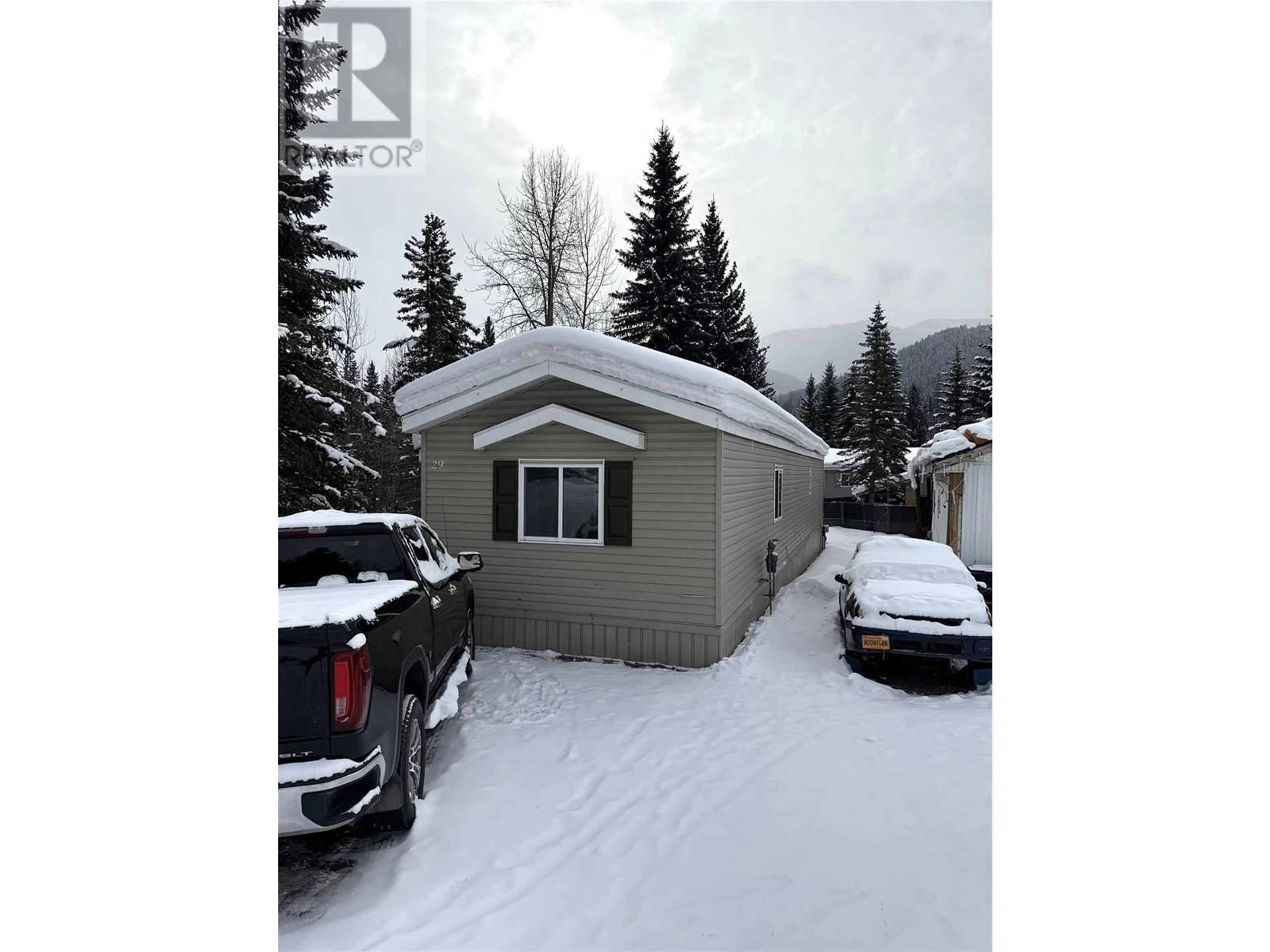 Shed for 29 Clinton Place, Elkford British Columbia V0B1H0