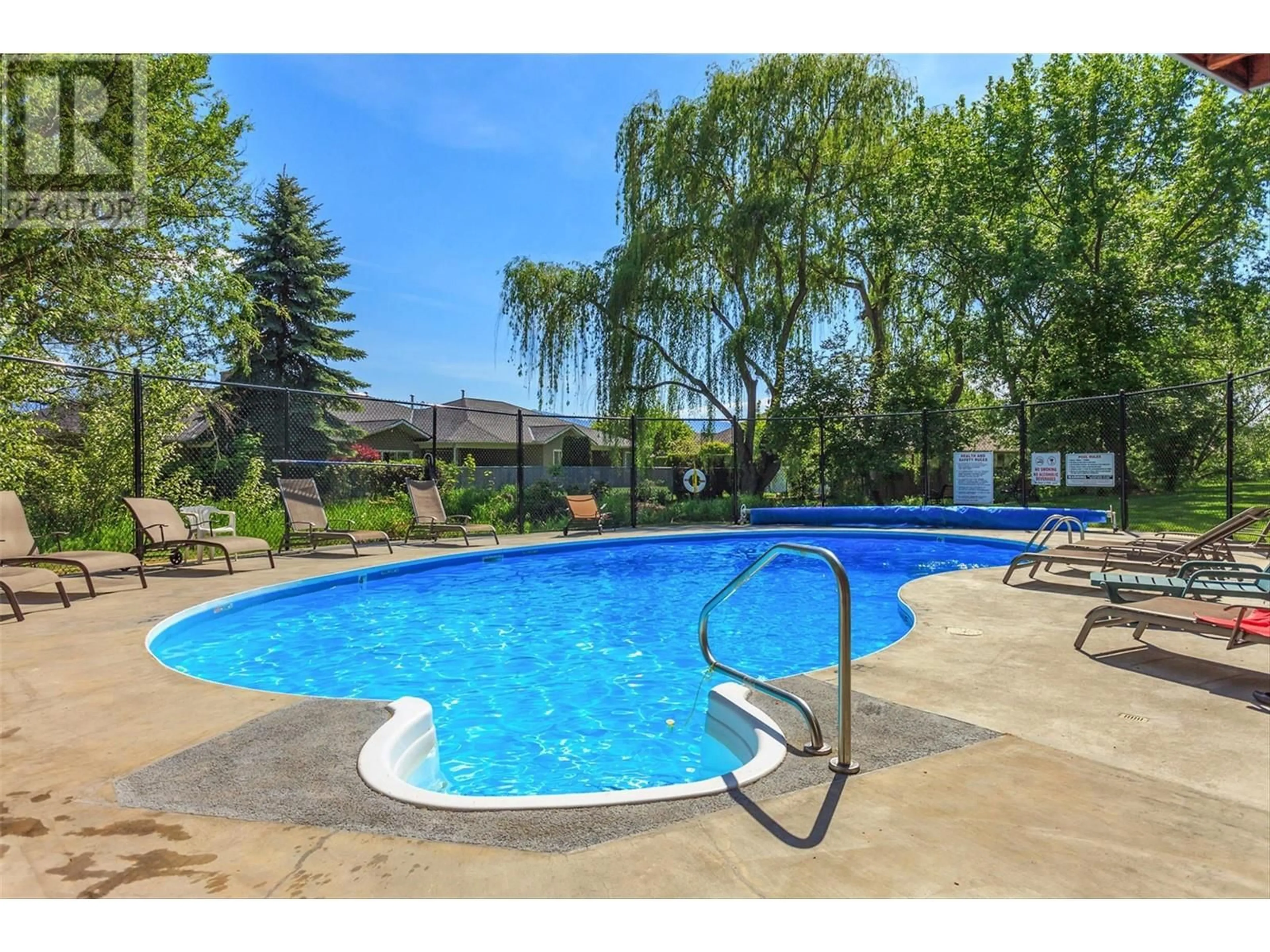 Pool for 3175 De Montreuil Court Unit# 114, Kelowna British Columbia V1W3W2