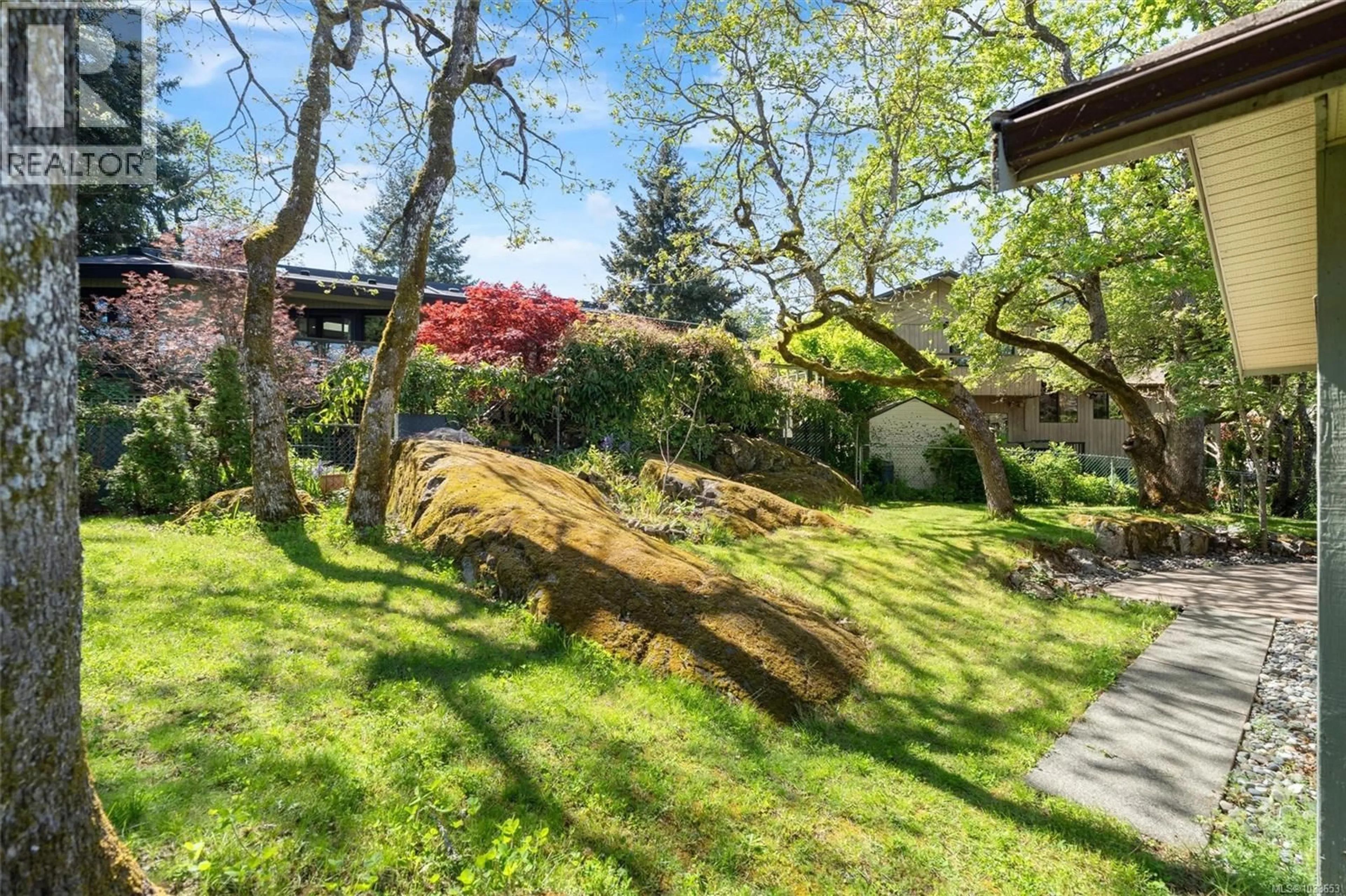 Patio, unknown for 4066 NICHOLSON COURT, Saanich British Columbia V8Z4S2