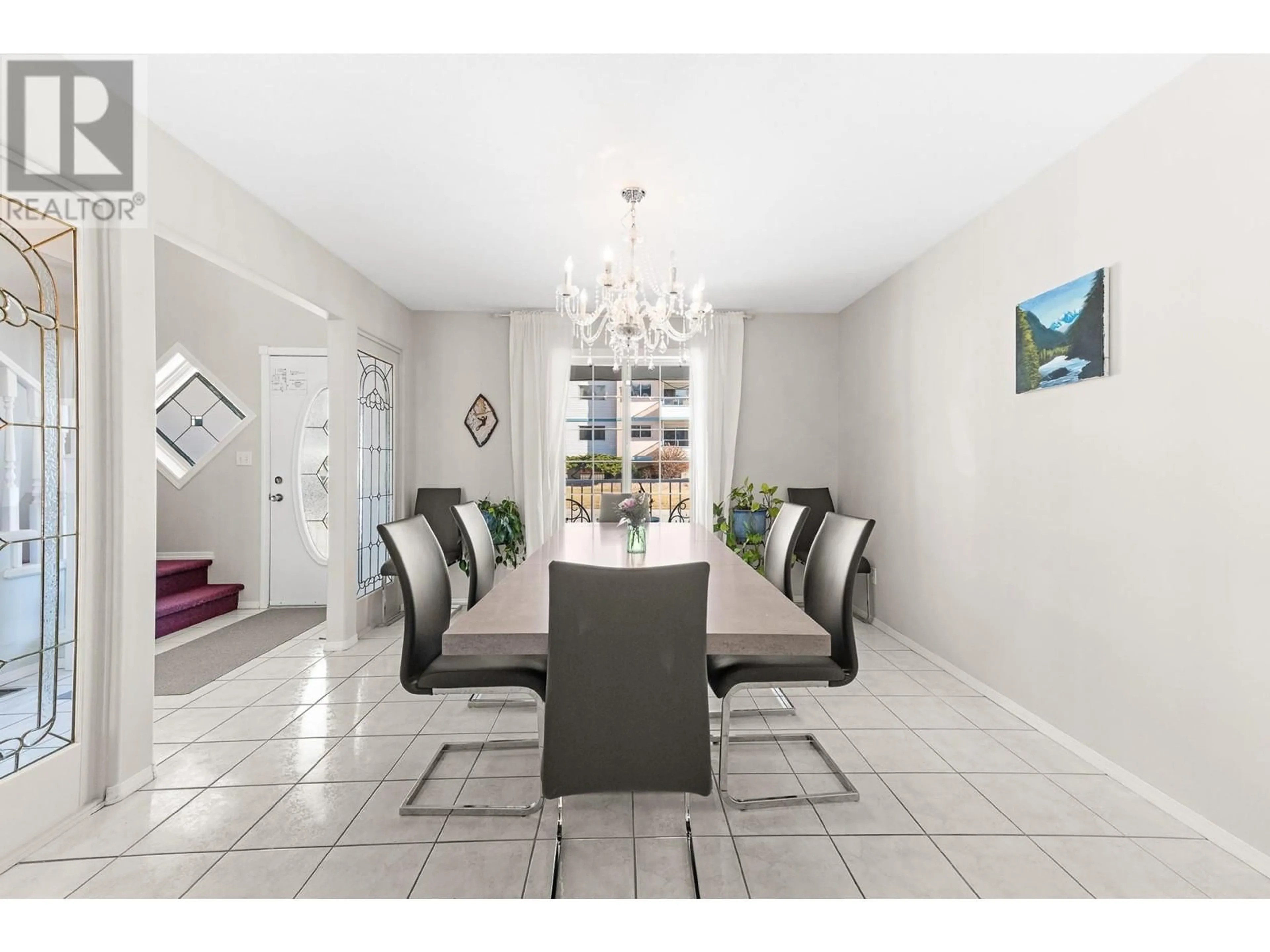 Dining room, ceramic/tile floor for 935 Argyle Street, Penticton British Columbia V2A5P1