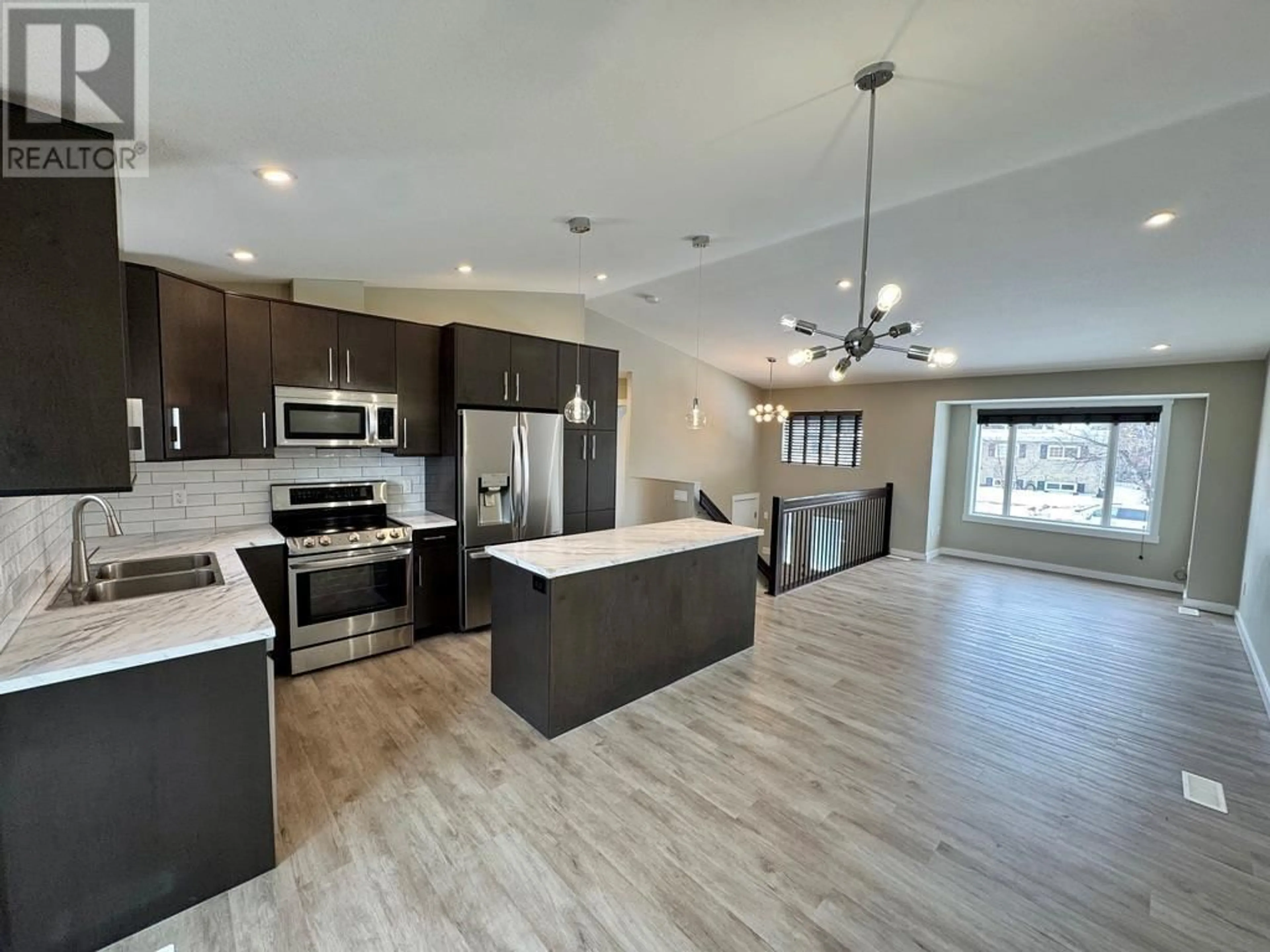 Open concept kitchen, unknown for 11104 15 Street, Dawson Creek British Columbia V1G3Z4