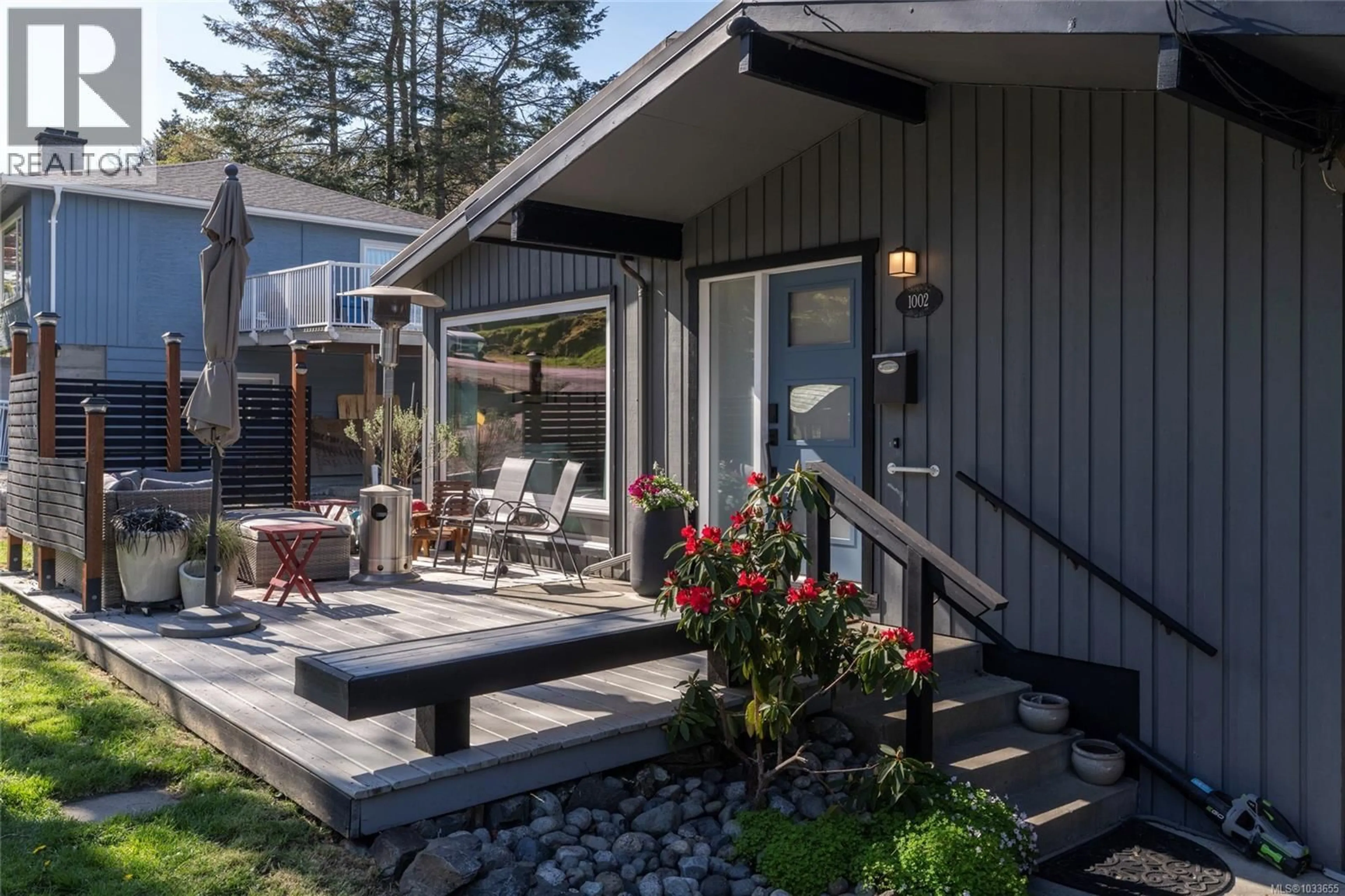 Patio, unknown for 1002 KAREN CRESCENT, Saanich British Columbia V8X3C6