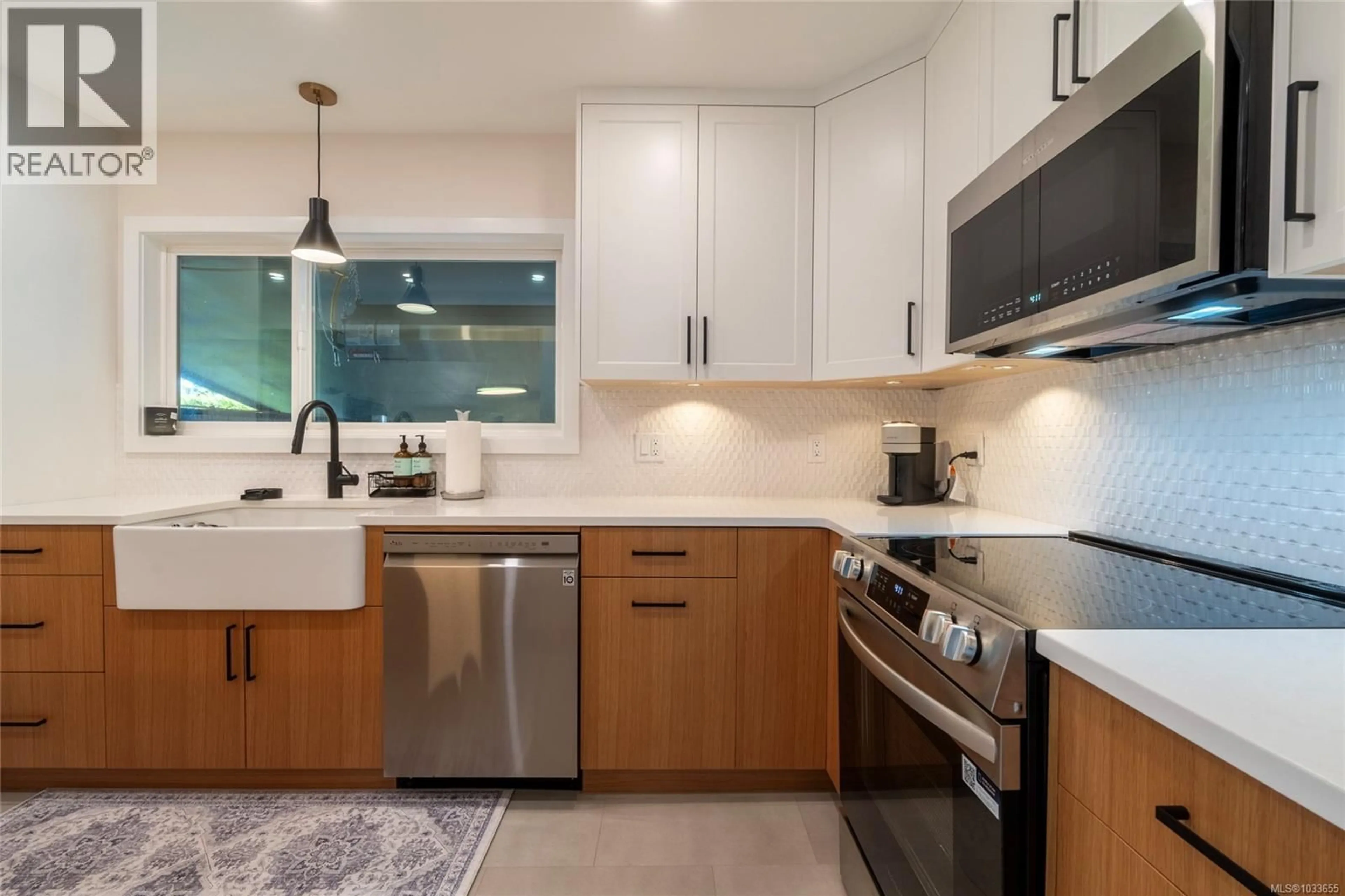 Contemporary kitchen, ceramic/tile floor for 1002 KAREN CRESCENT, Saanich British Columbia V8X3C6