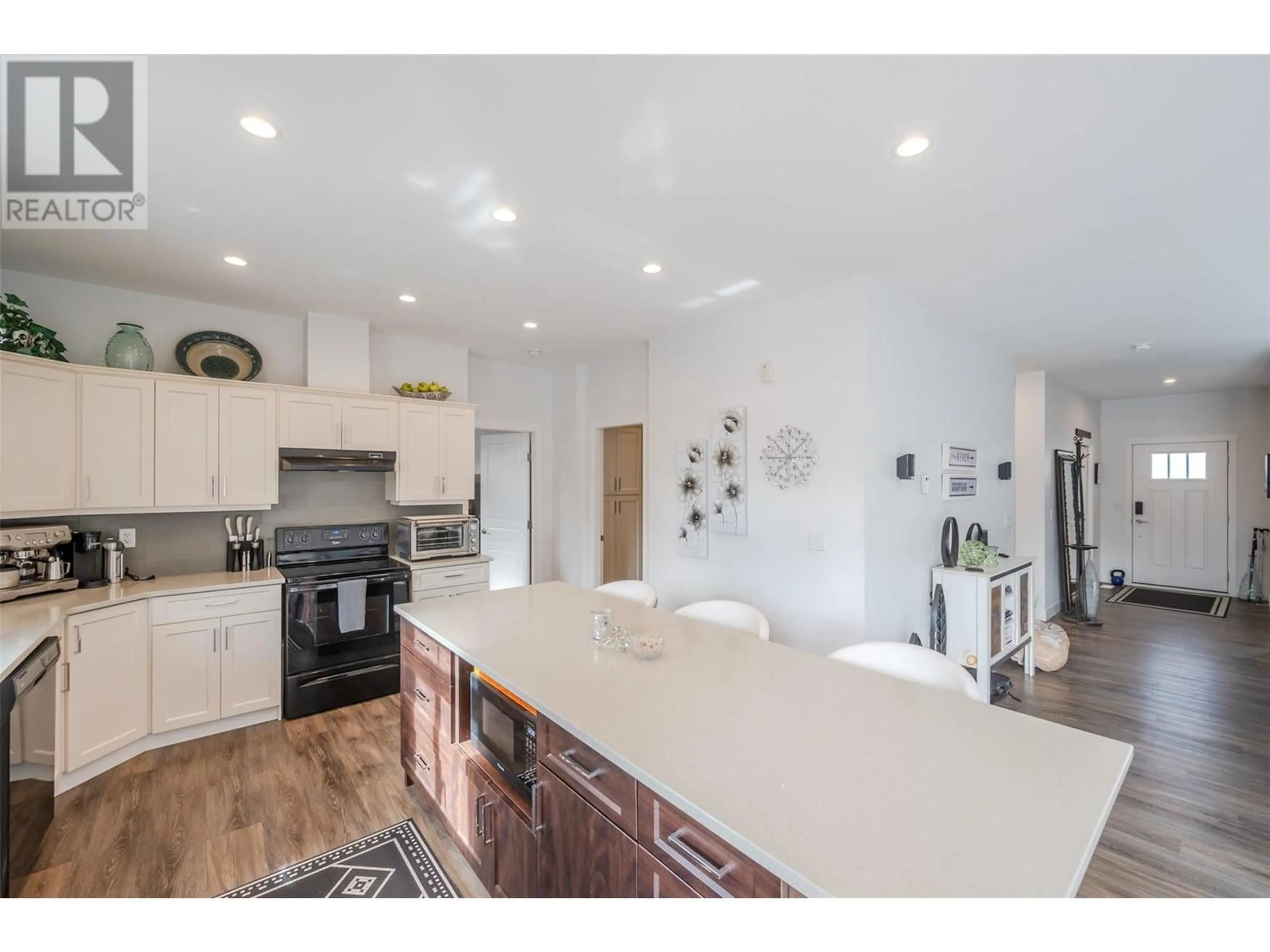Open concept kitchen, unknown for 19 - 351 WARREN AVENUE WEST, Penticton British Columbia V2A3N2
