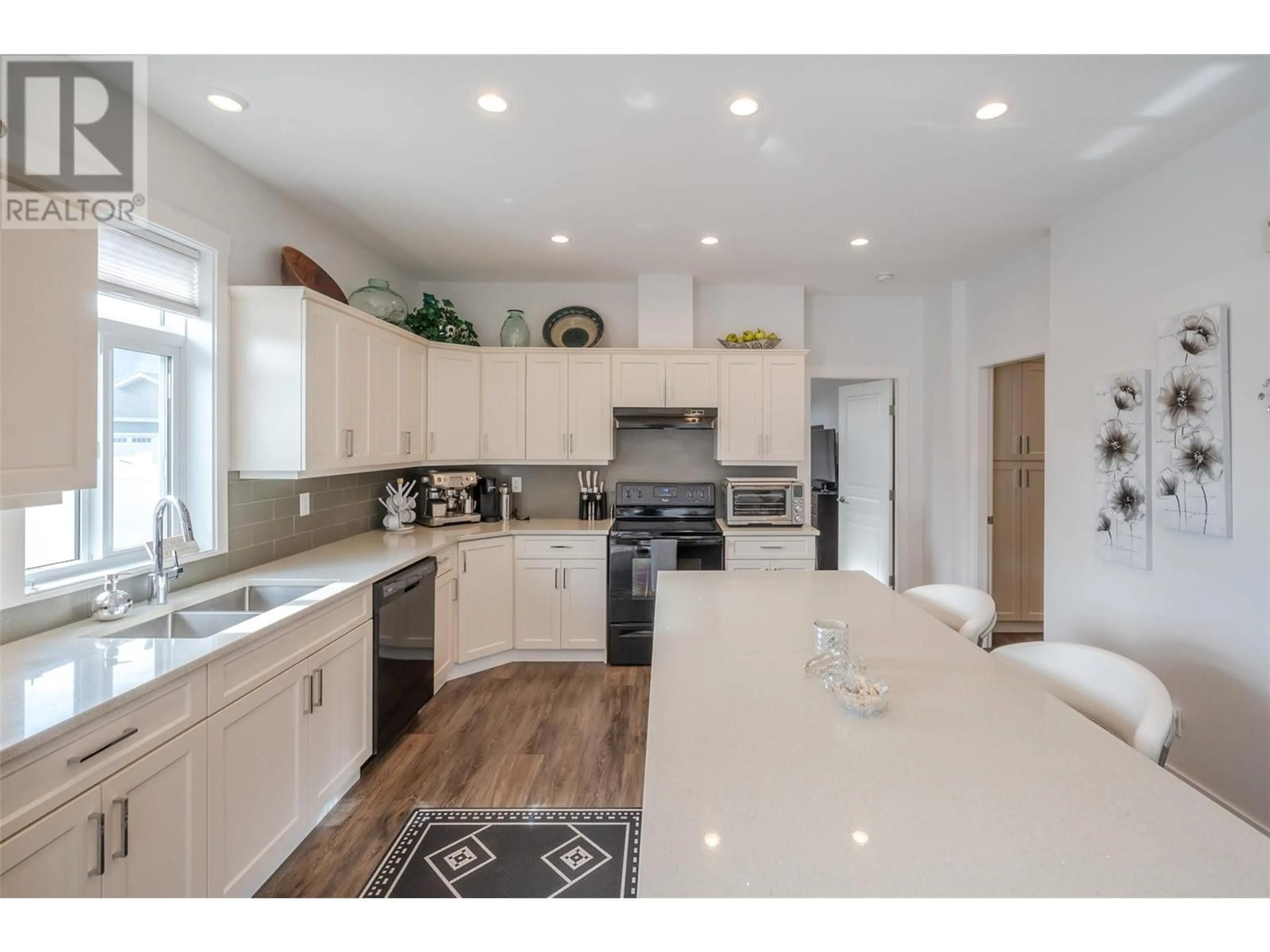 Open concept kitchen, unknown for 351 Warren Avenue W Unit# 19, Penticton British Columbia V2A3N2