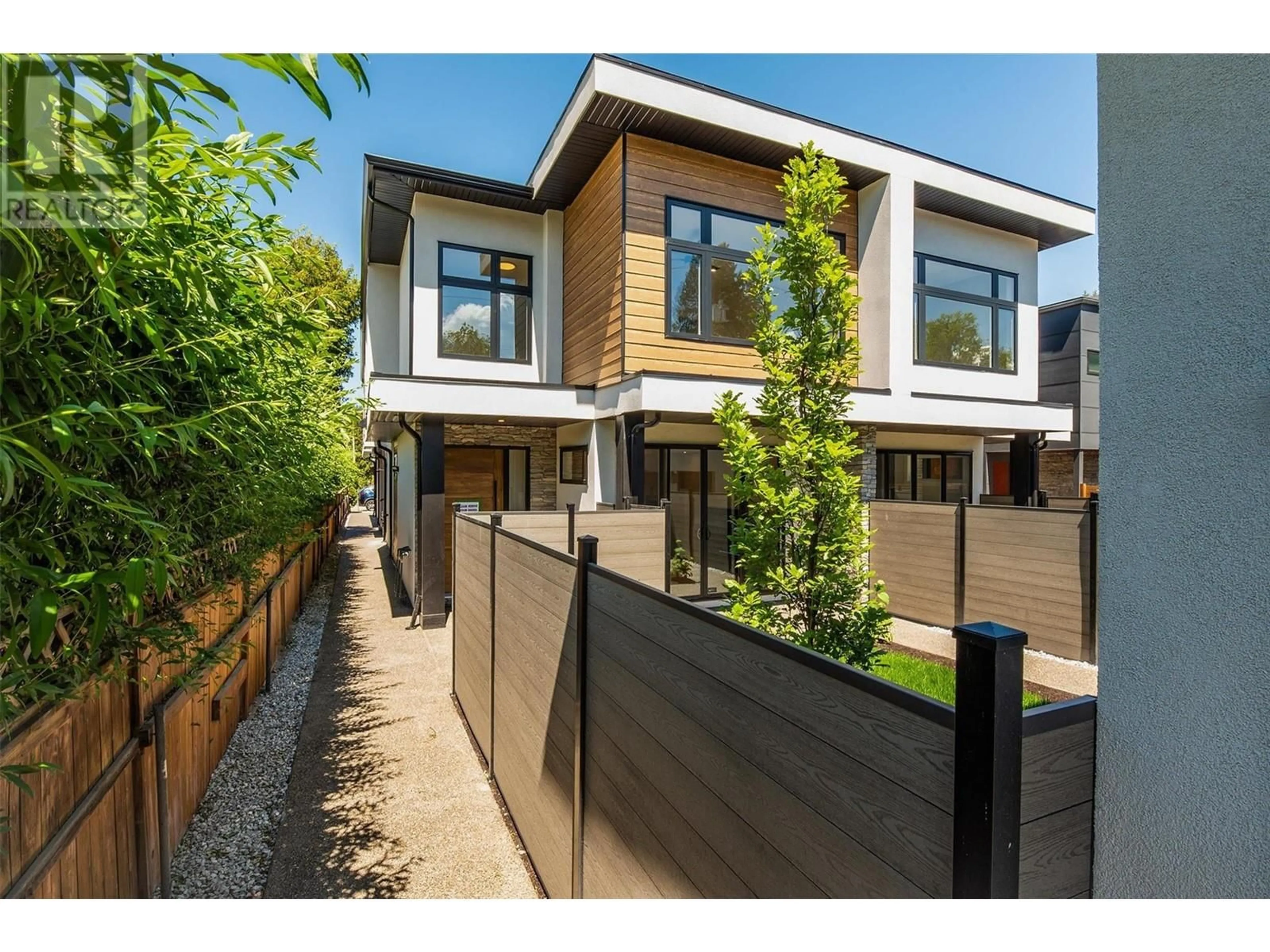 Home with brick exterior material, street for 3 - 839 LAWSON AVENUE, Kelowna British Columbia V1Y6S9