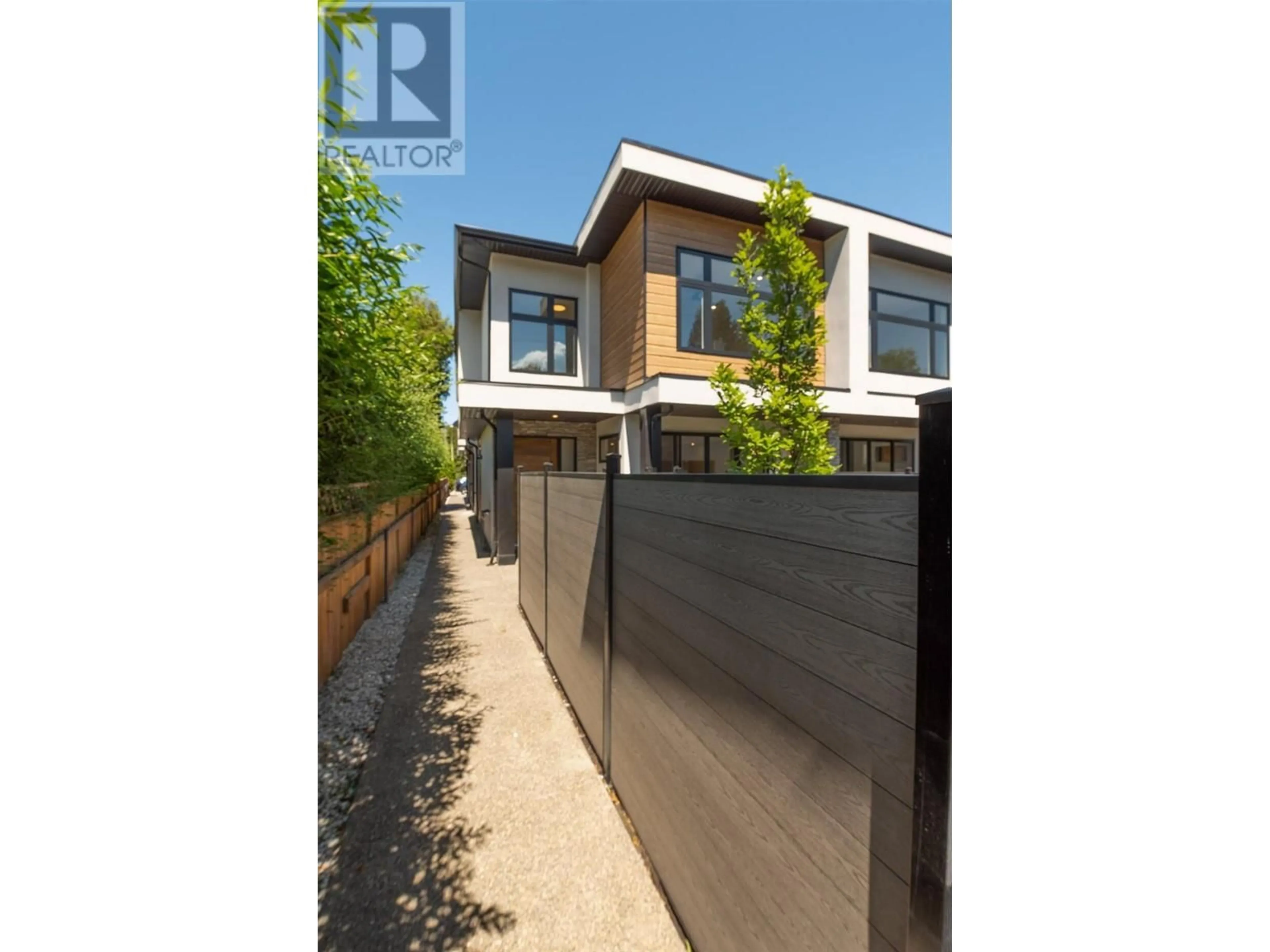Unknown for 3 - 839 LAWSON AVENUE, Kelowna British Columbia V1Y6S9