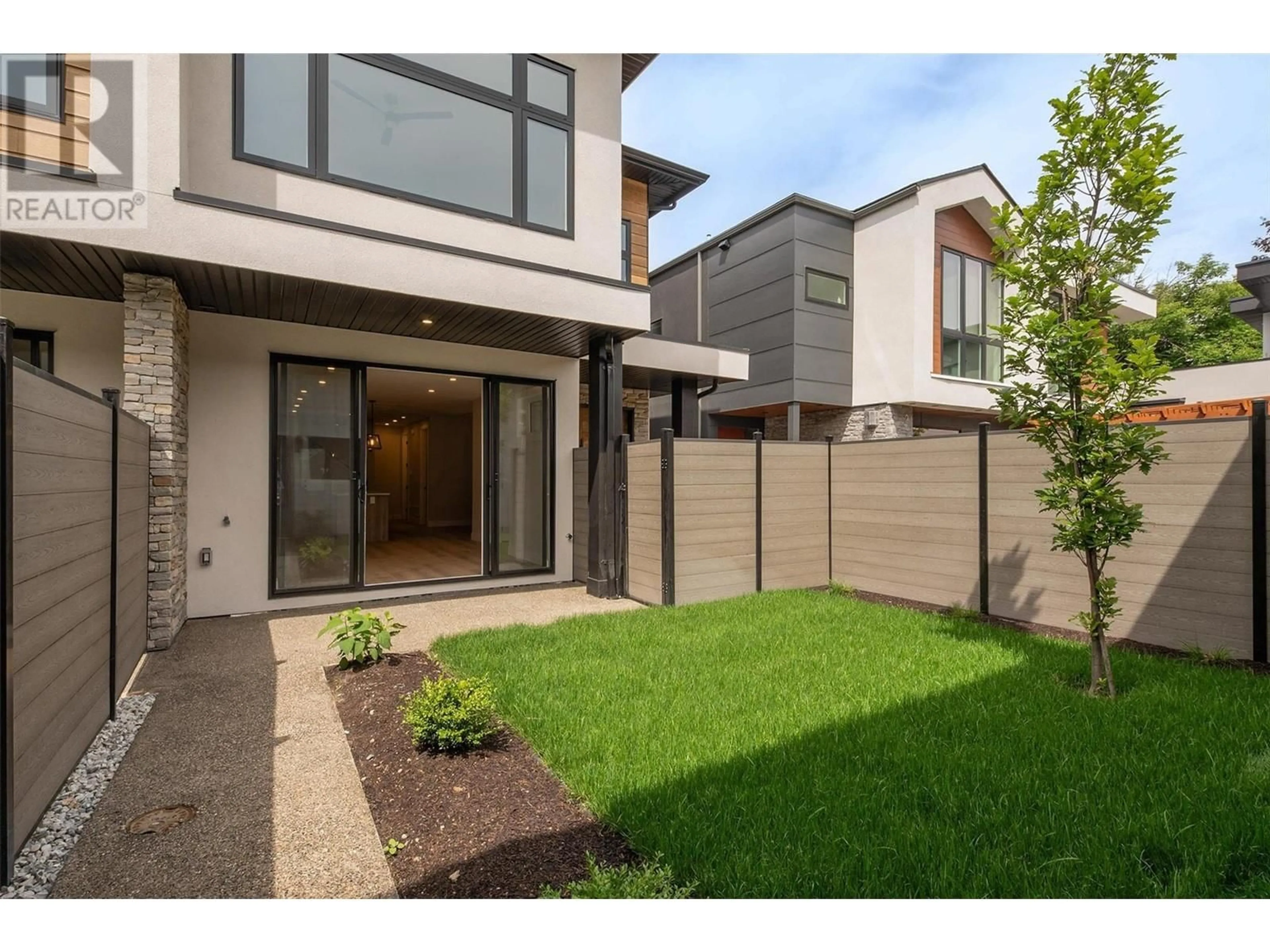 Unknown for 4 - 839 LAWSON AVENUE, Kelowna British Columbia V1Y6S9