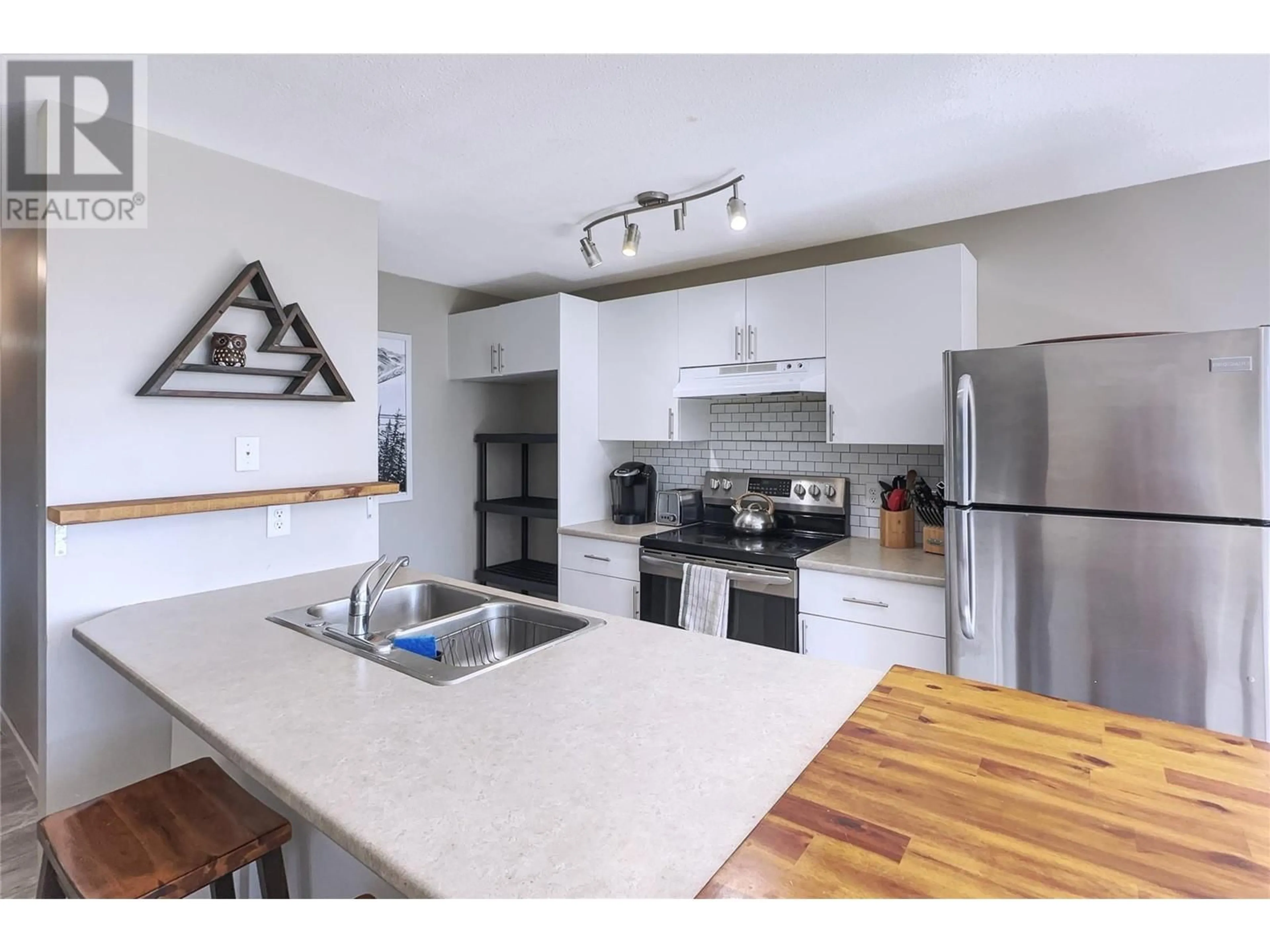 Open concept kitchen, unknown for D - 4817 SNOW PINES ROAD, Big White British Columbia V1P1P3
