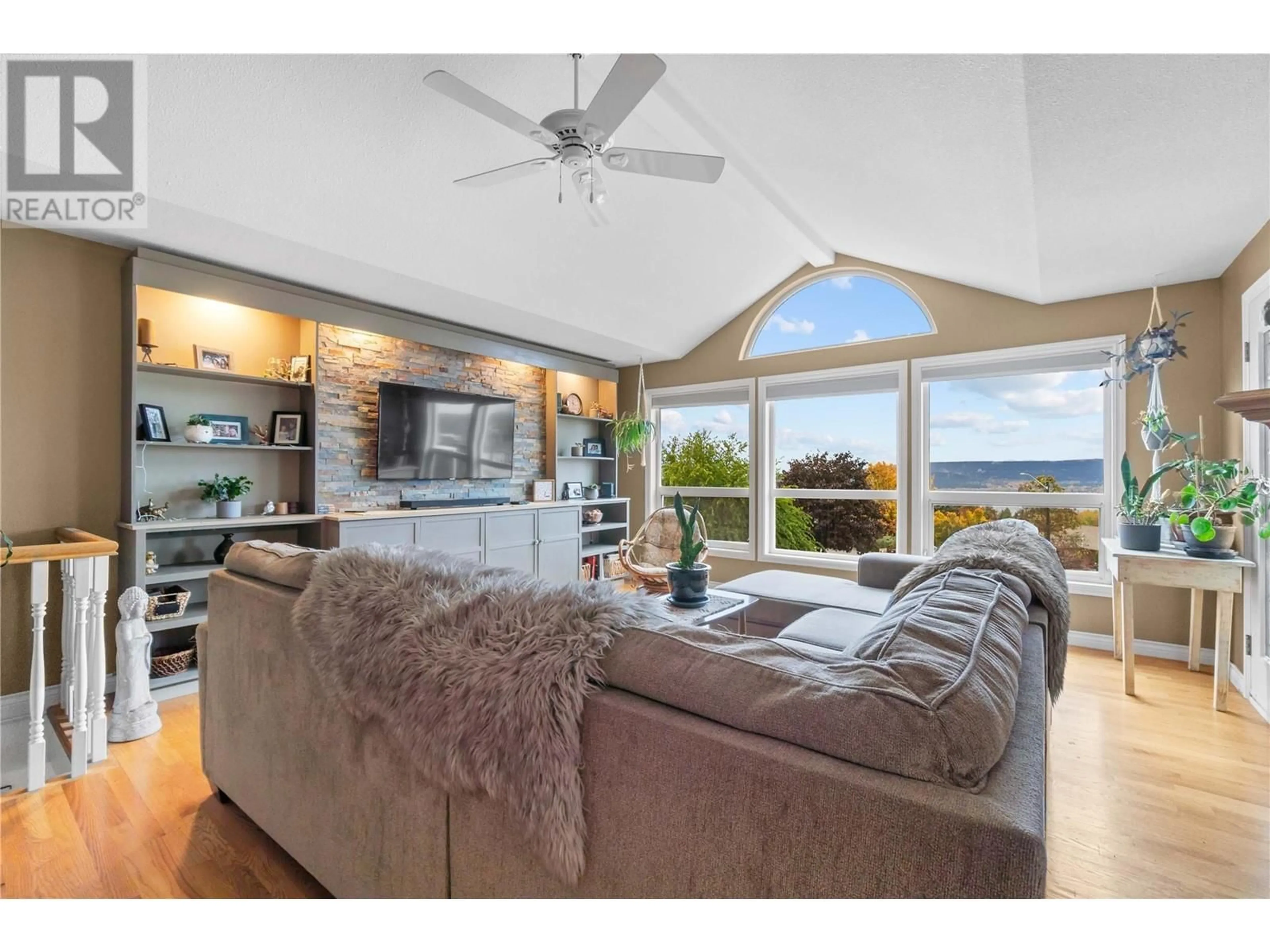 Unknown for 2270 3 AVENUE SOUTHEAST, Salmon Arm British Columbia V1E1K1