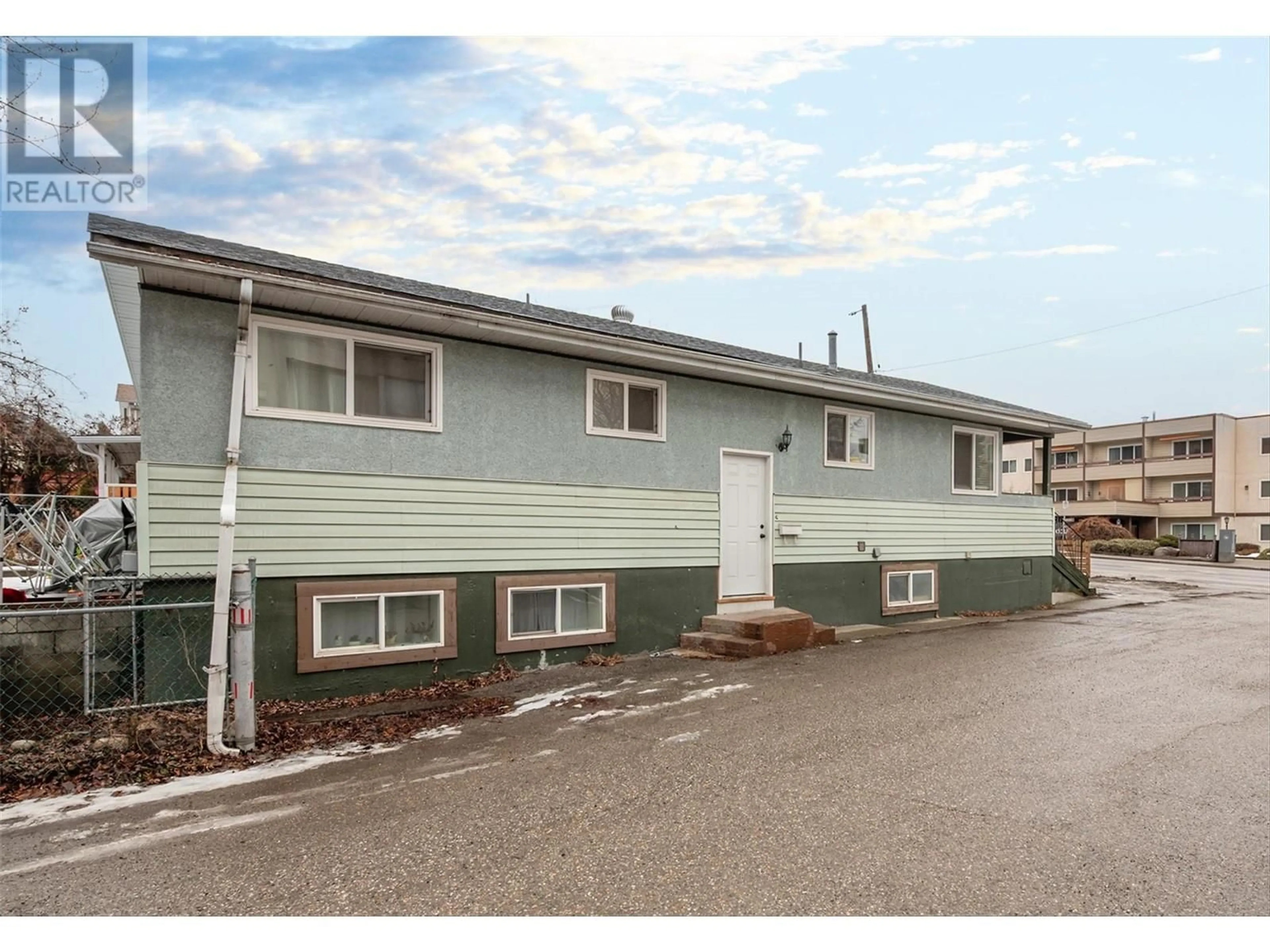 Unknown for 3004 37 STREET, Vernon British Columbia V1T6G5