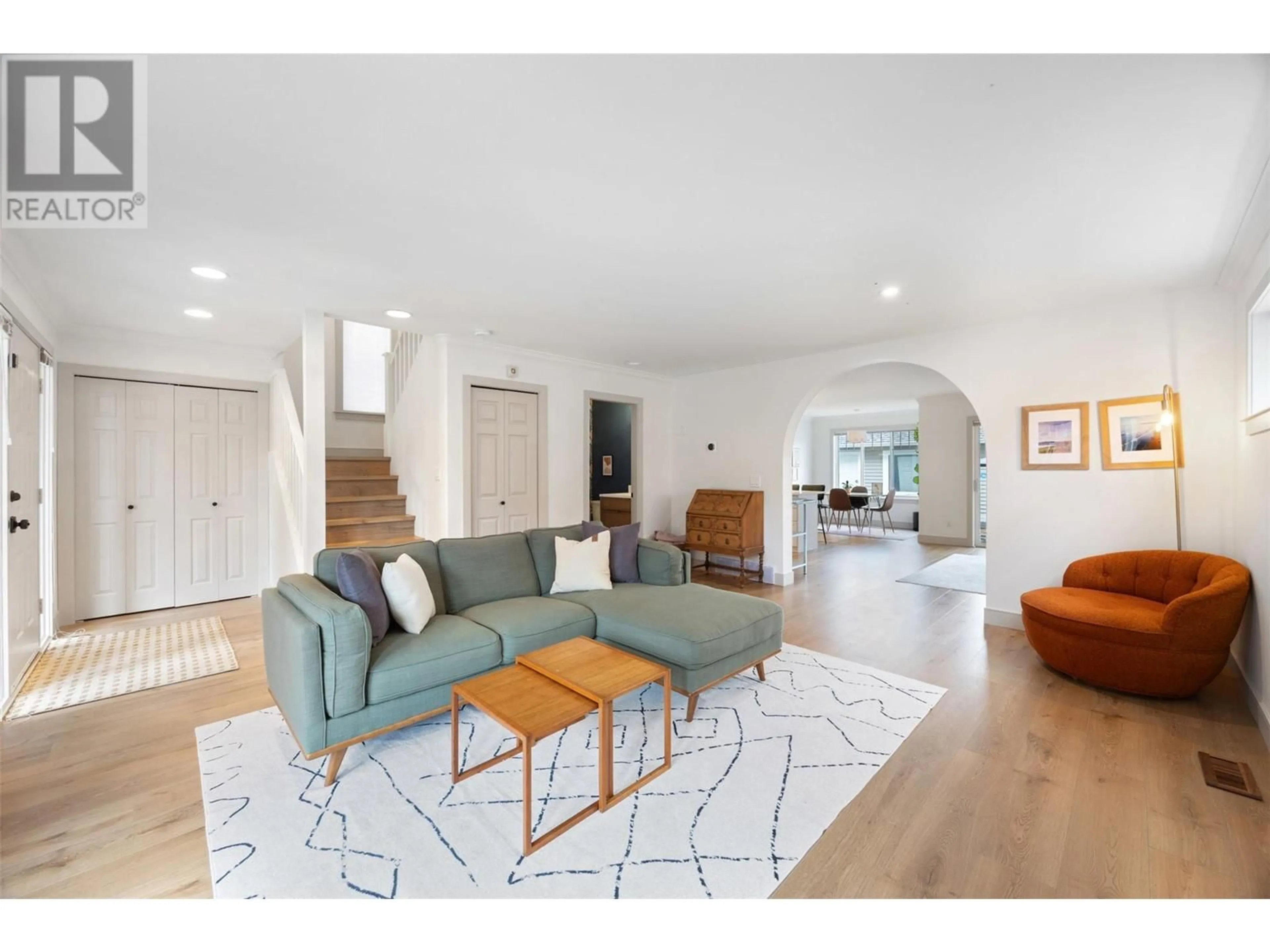 Living room with furniture, unknown for 653 COOK ROAD, Kelowna British Columbia V1W4T4