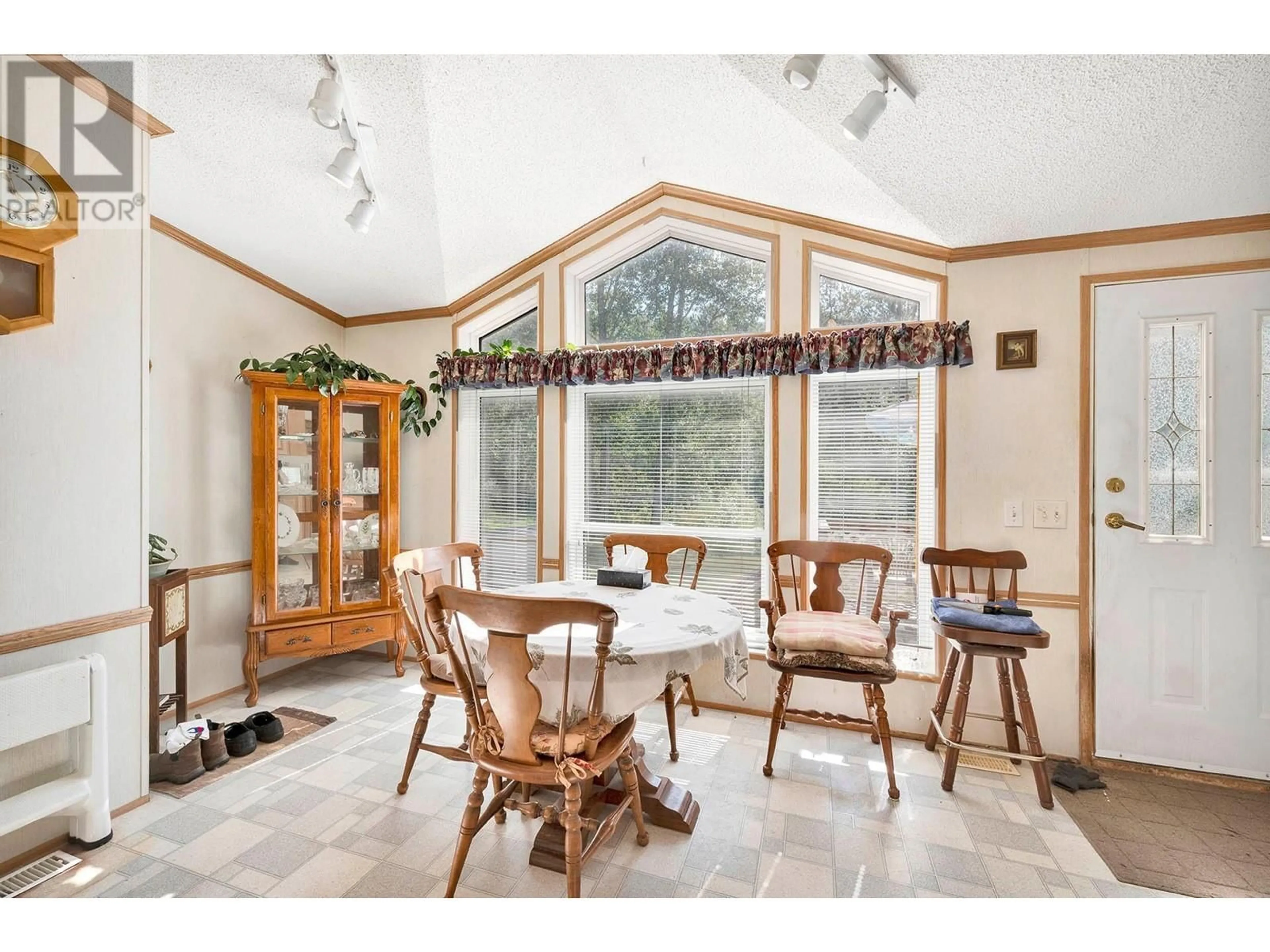 Dining room, unknown for 46 BLACKPOOL ROAD, Clearwater British Columbia V0E1N2