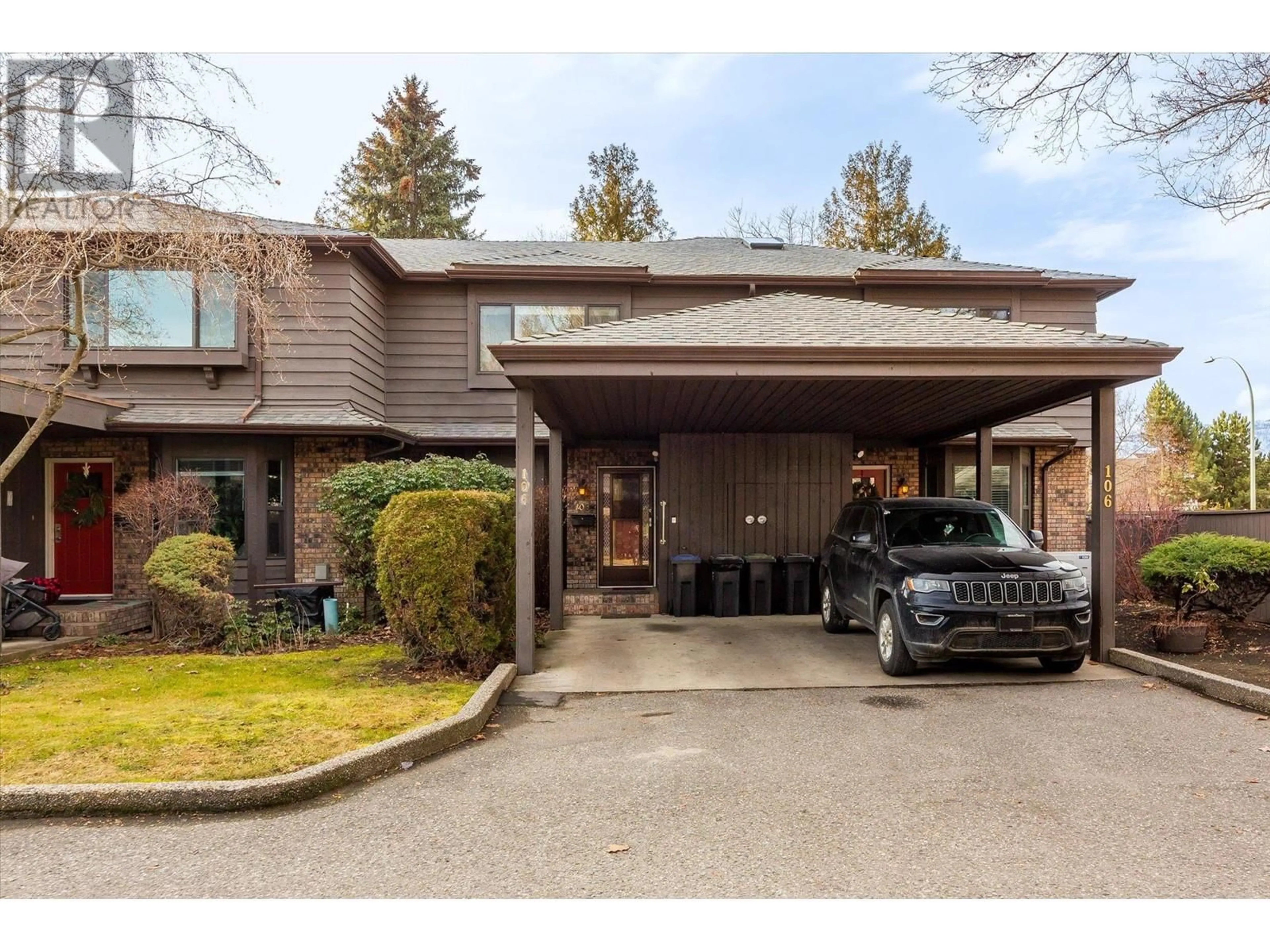 Indoor garage for 1995 Burtch Road Unit# 108, Kelowna British Columbia V1Y4B4