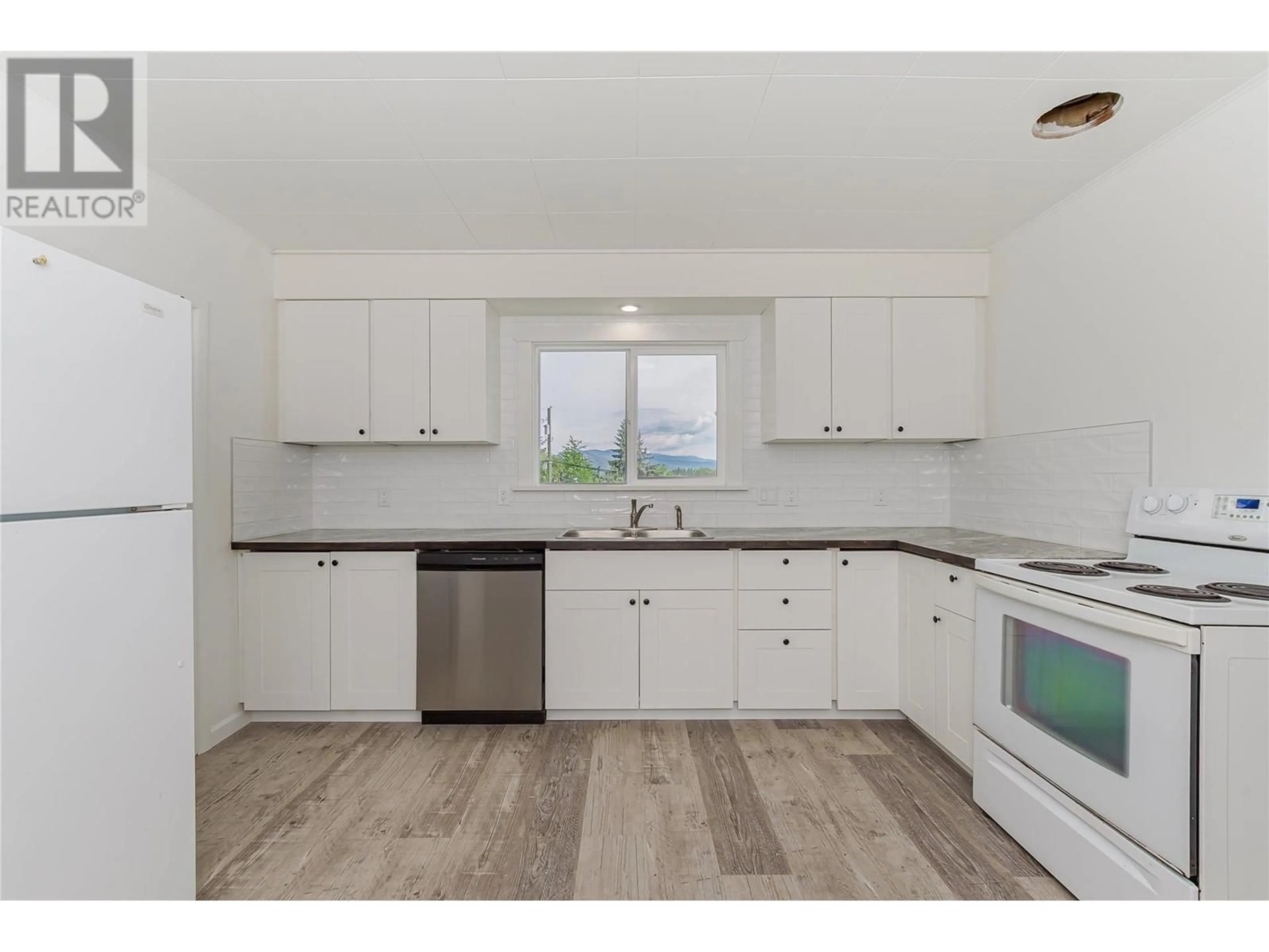 Open concept kitchen, unknown for 174 SALMON ARM DRIVE, Enderby British Columbia V0E1V1